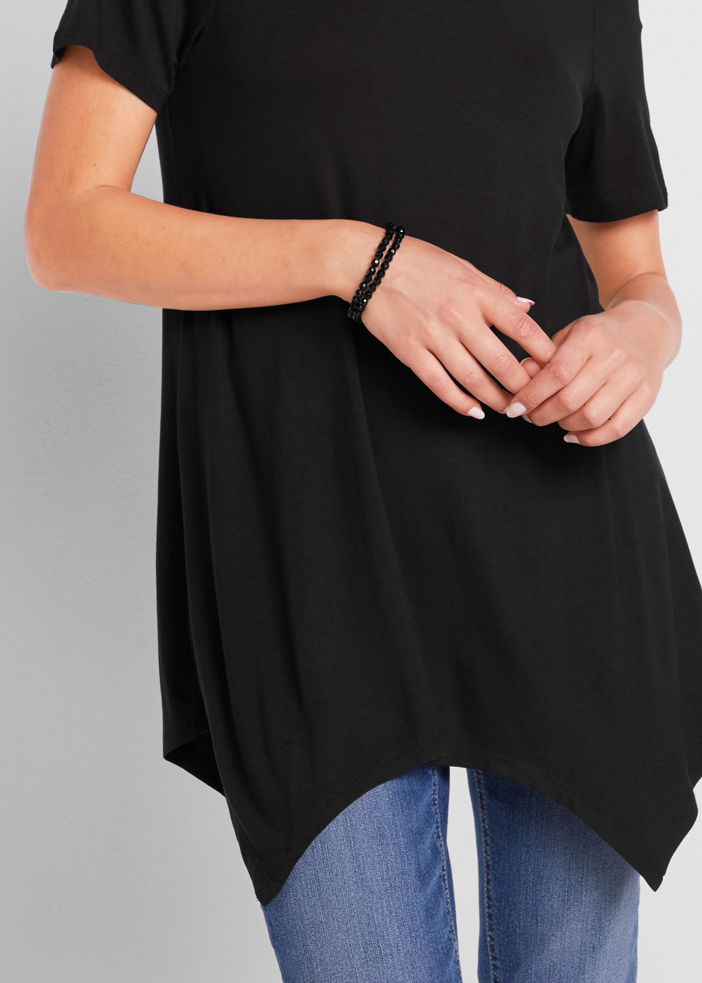 bonprix T-shirt long »Zipfel Longshirt, kurzarm« A-Linie Passform, Kurzarm, aus Viskose und Elasthan, Zipfel-Design