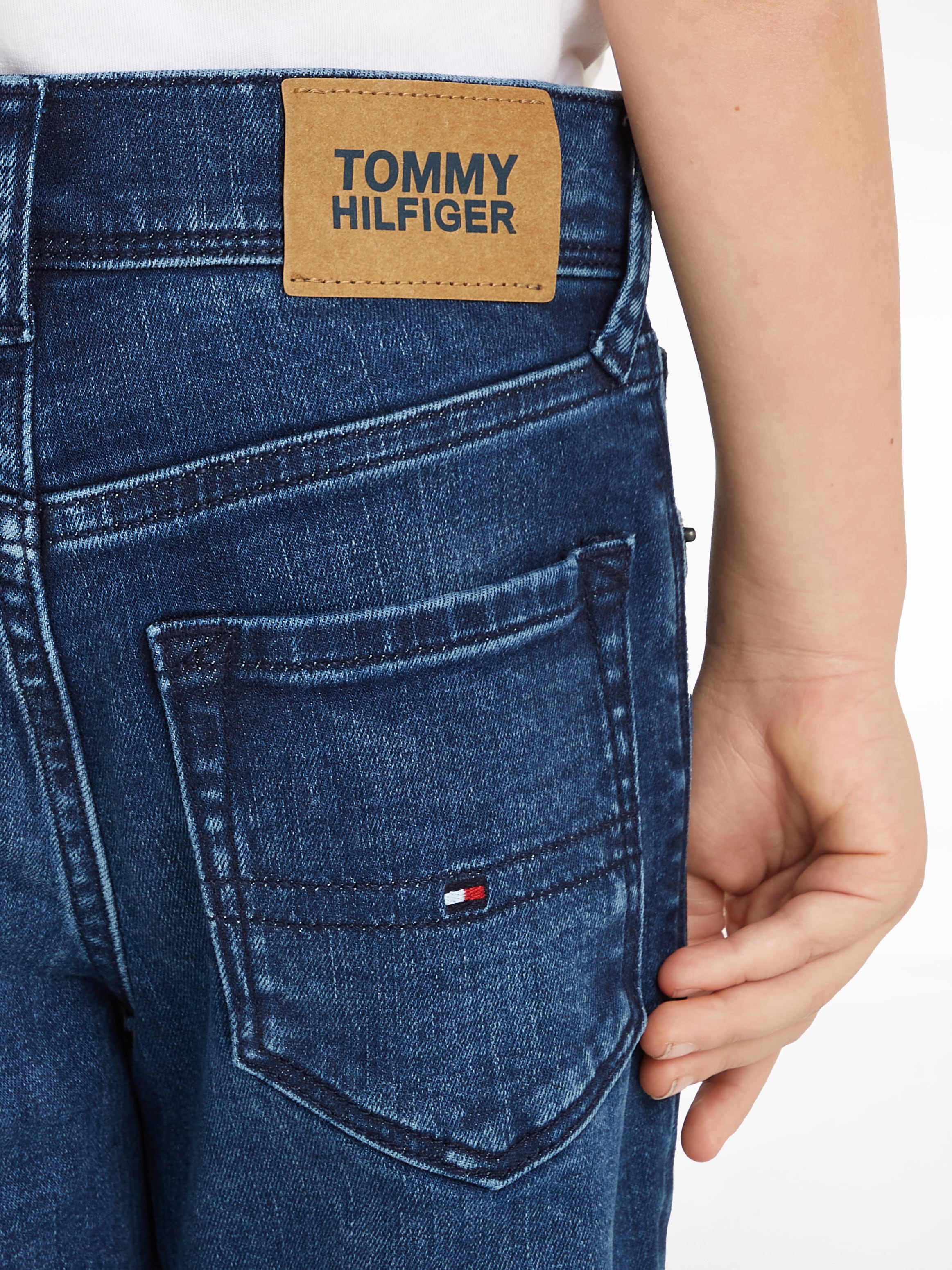 Tommy Hilfiger Skinny-fit-Jeans »SCANTON Y CORAL BLUE DENIM«, Kinder bis 16 Jahre mit Logostickerei