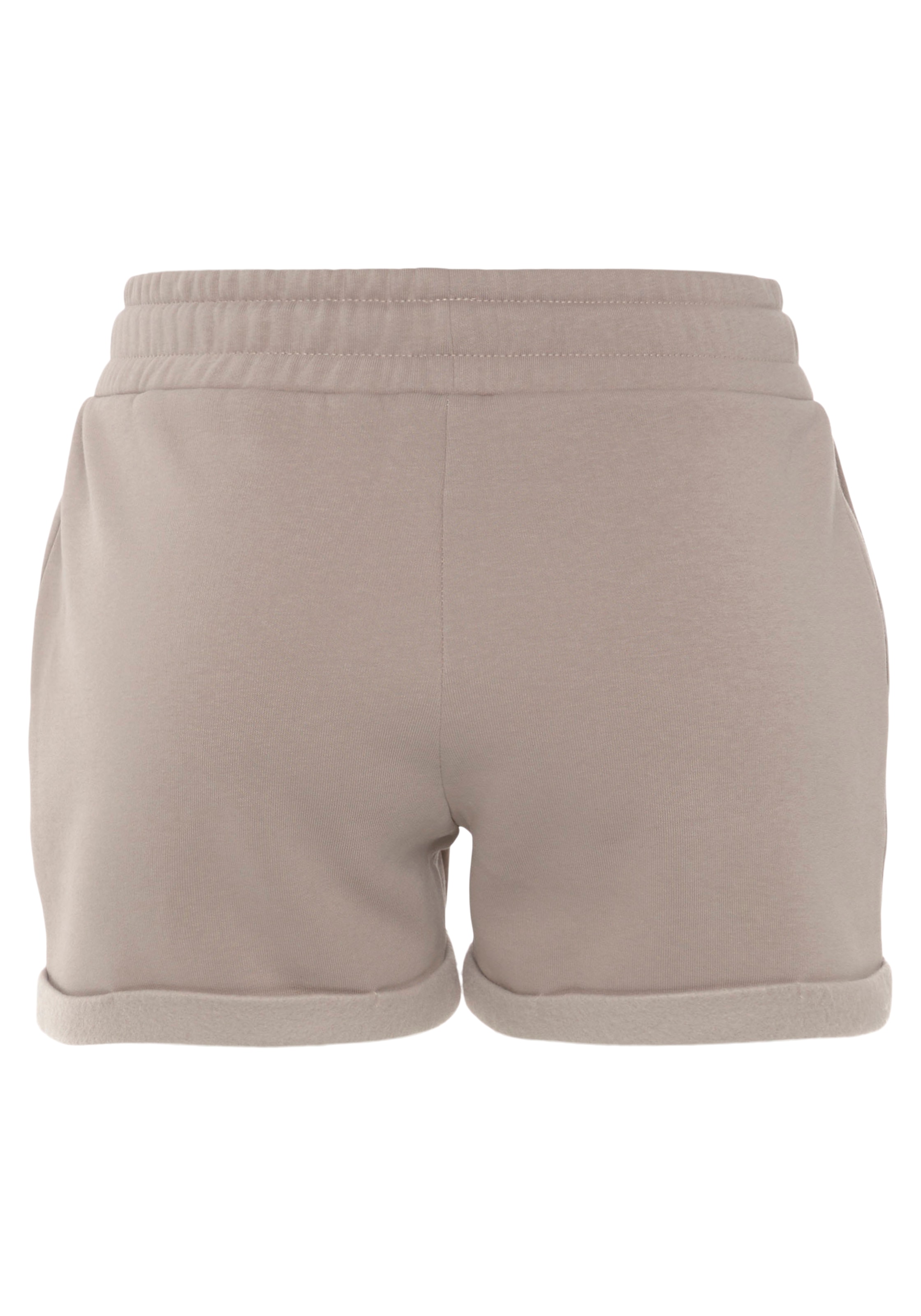 LASCANA Relaxshorts »-Sweatshorts -Kurze Hose«, mit seitlichen Taschen und Logostickerei, Loungewear, Loungeanzug