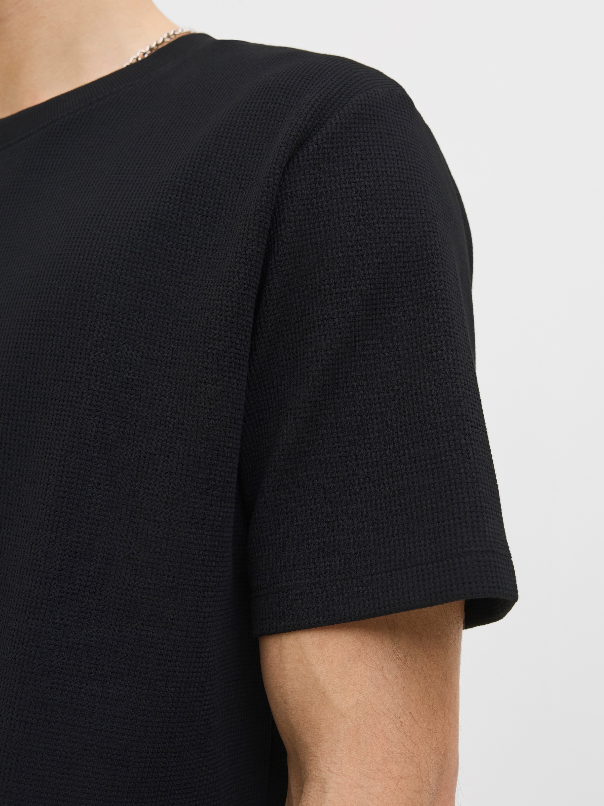 Image of Jack & Jones PlusSize T-Shirt "JJEAUSTIN TEE SS NOOS PLS" mit Rundhalsausschnitt