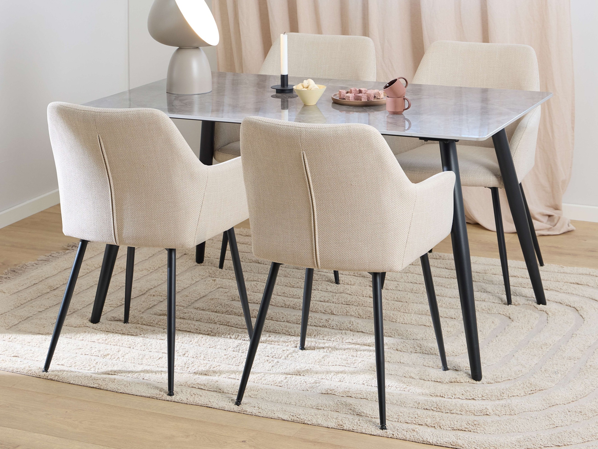 Image of ACTONA GROUP Esszimmer-Set "Essgruppe, Speisetisch mit Stühlen, für das Esszimmer, Modern" Komplett-Set, 1x Tisch + 4x Stühle, 5 Stk. tlg.