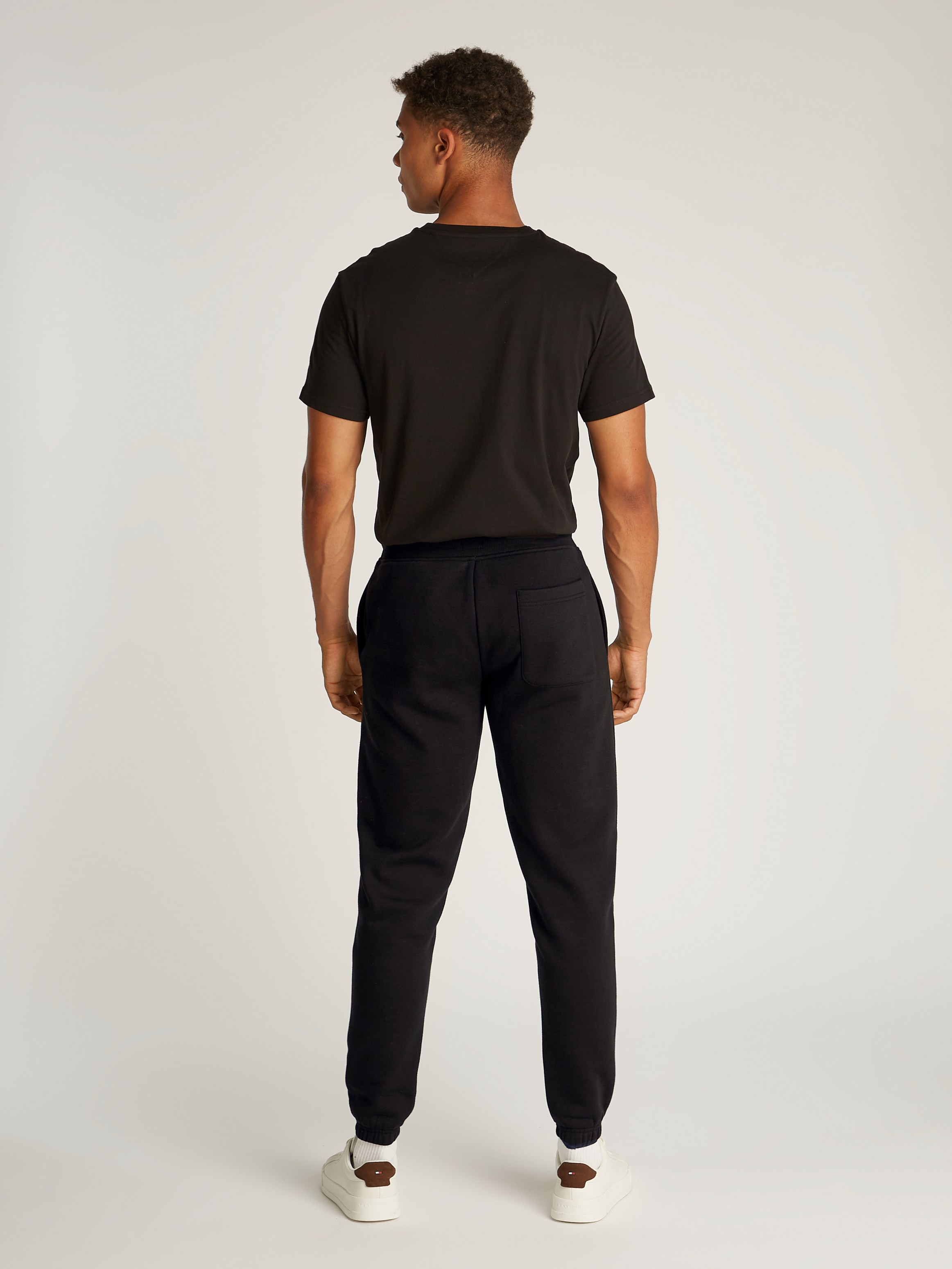 Tommy Jeans Sweathose »TJM SLIM S FLAG SWEATPANT«, Mit Kordelzug