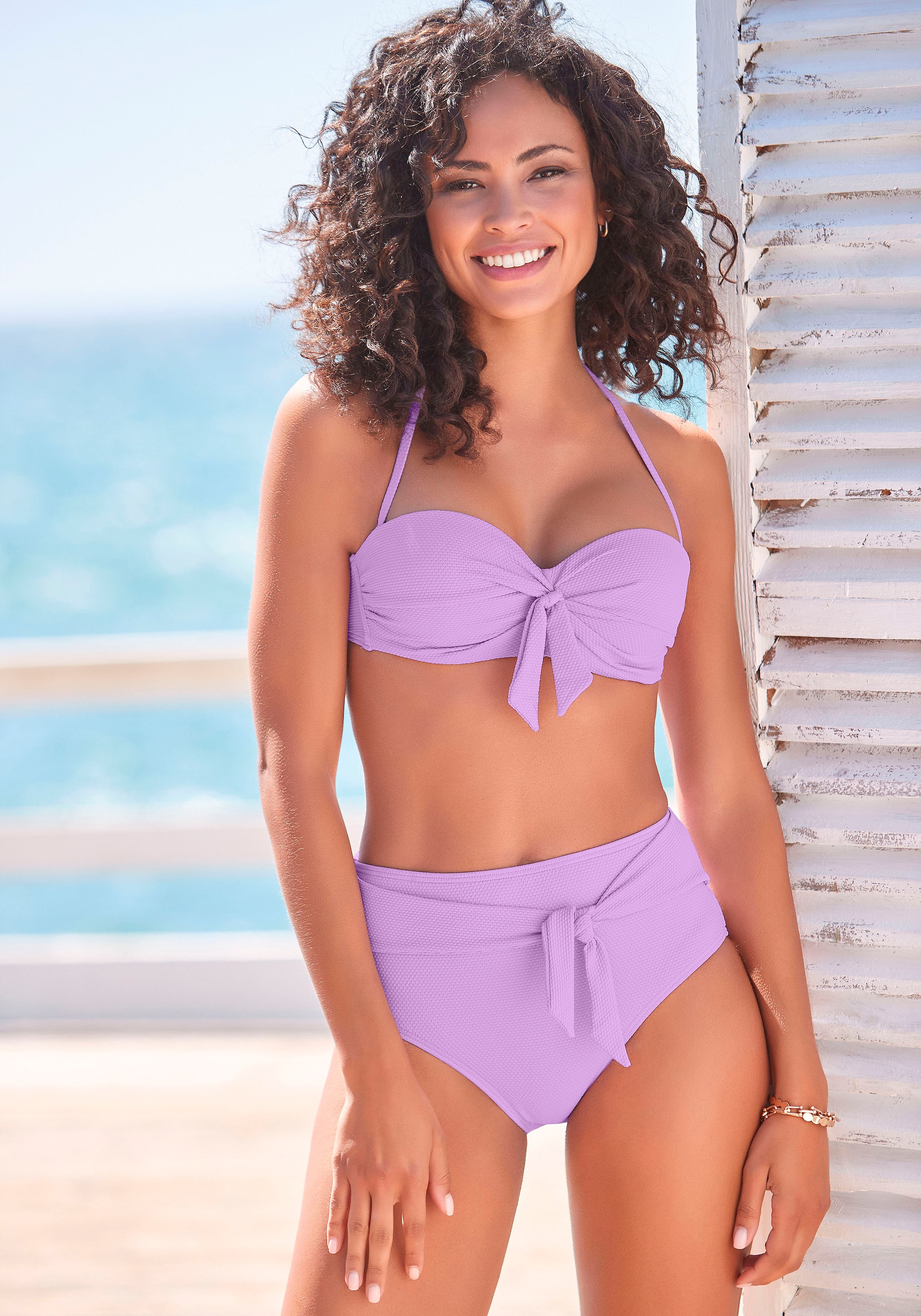 Image of LASCANA Highwaist-Bikini-Hose »Cana«, aus modischer Strukturware bei Ackermann Versand Schweiz