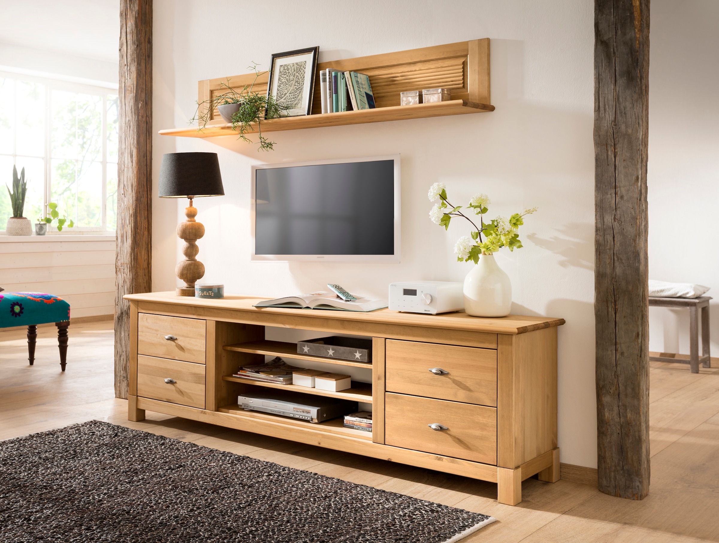 Home affaire Table basse »Rauna« Kommode, Breite 200 cm, FSC®-zertifiziertes Massivholz