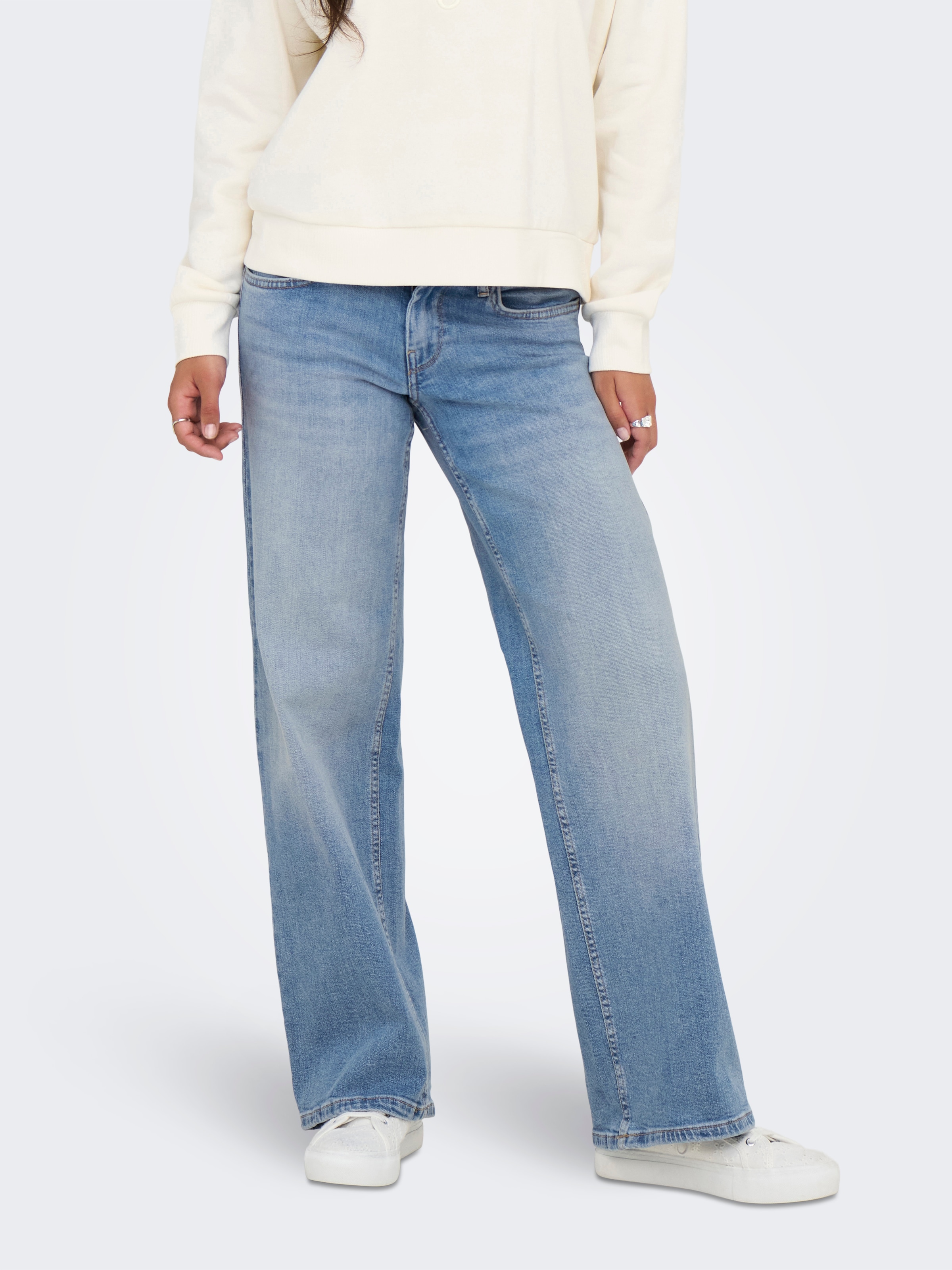 Image of ONLY Low-rise-Jeans "ONLJUDY-O LW WIDE LEG DNM TAI433 NOOS"