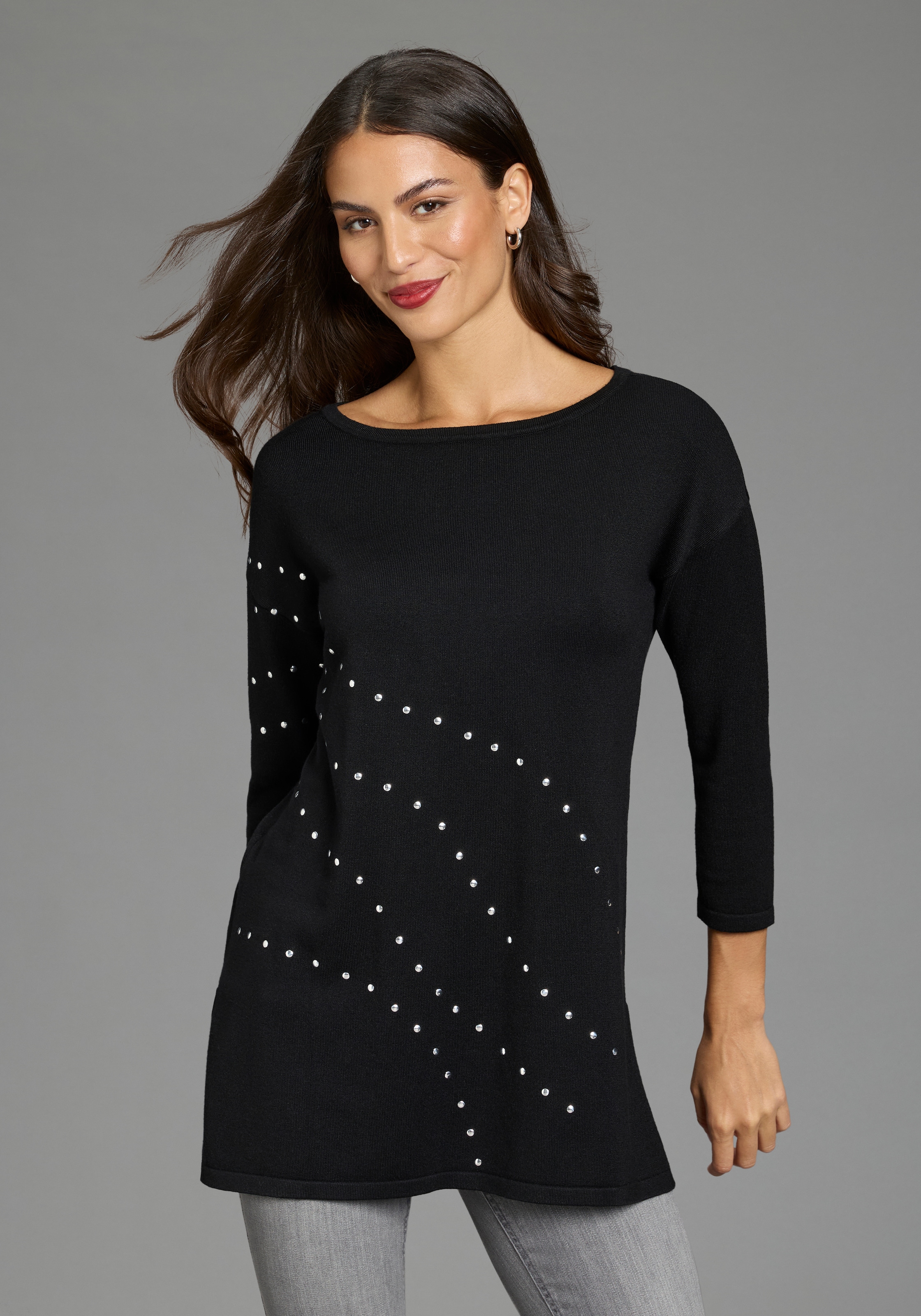 Image of Laura Scott Strickpullover "aus Feinstrick, mit U-Boot-Ausschnitt, weite Passform" mit welligem Nieten-Design
