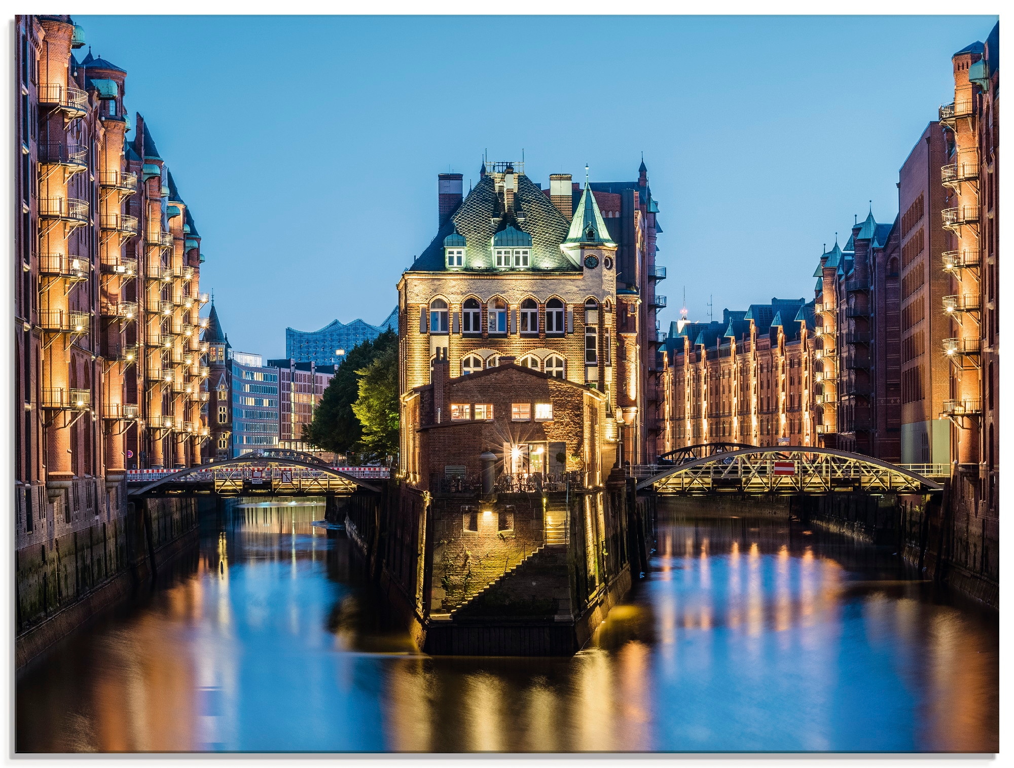 Glasbild »Hamburg Wasserschloss in Speicherstadt 2«, Gebäude, (1 St.), in...