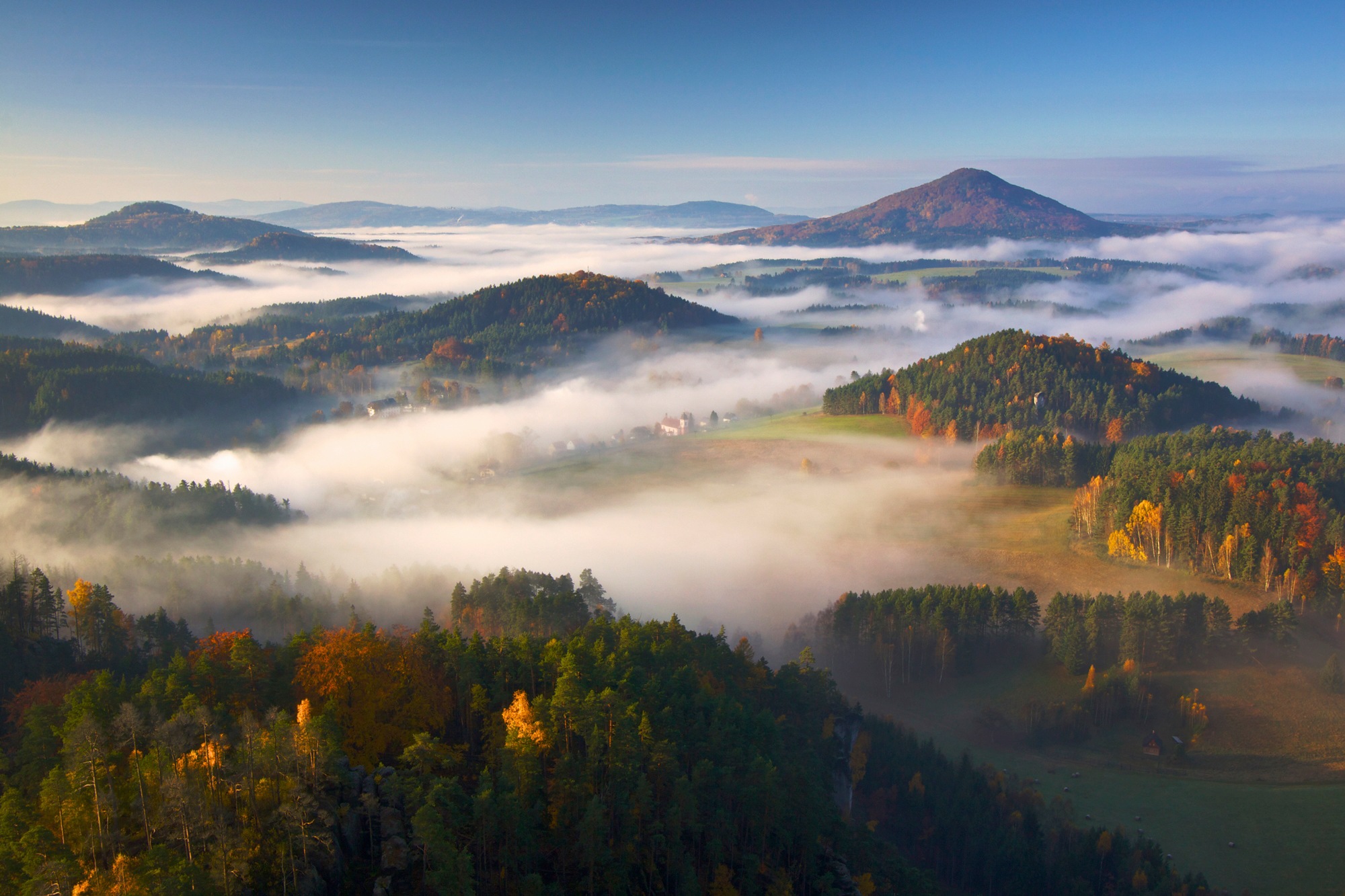 Image of Papermoon Fototapete »Photo-Art MARTIN RAK, HERBST FAIRYTALE«, Vliestapete, hochwertiger Digitaldruck, inklusive Kleister bei Ackermann Versand Schweiz