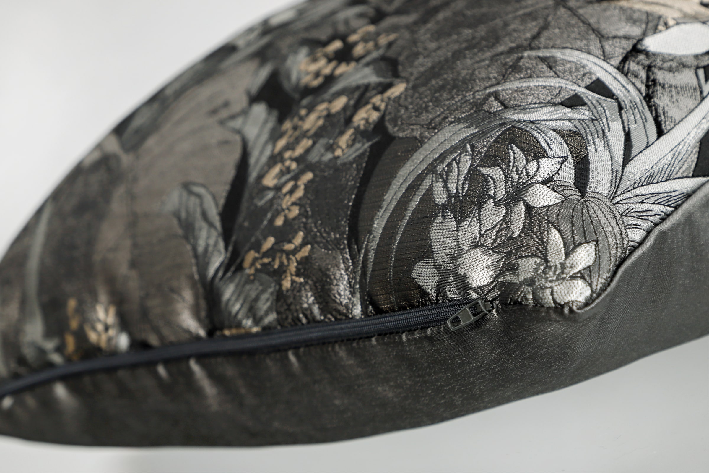 SCHÖNER WOHNEN-Kollektion Dekokissen »Toucan« mit glänzenden Highlights