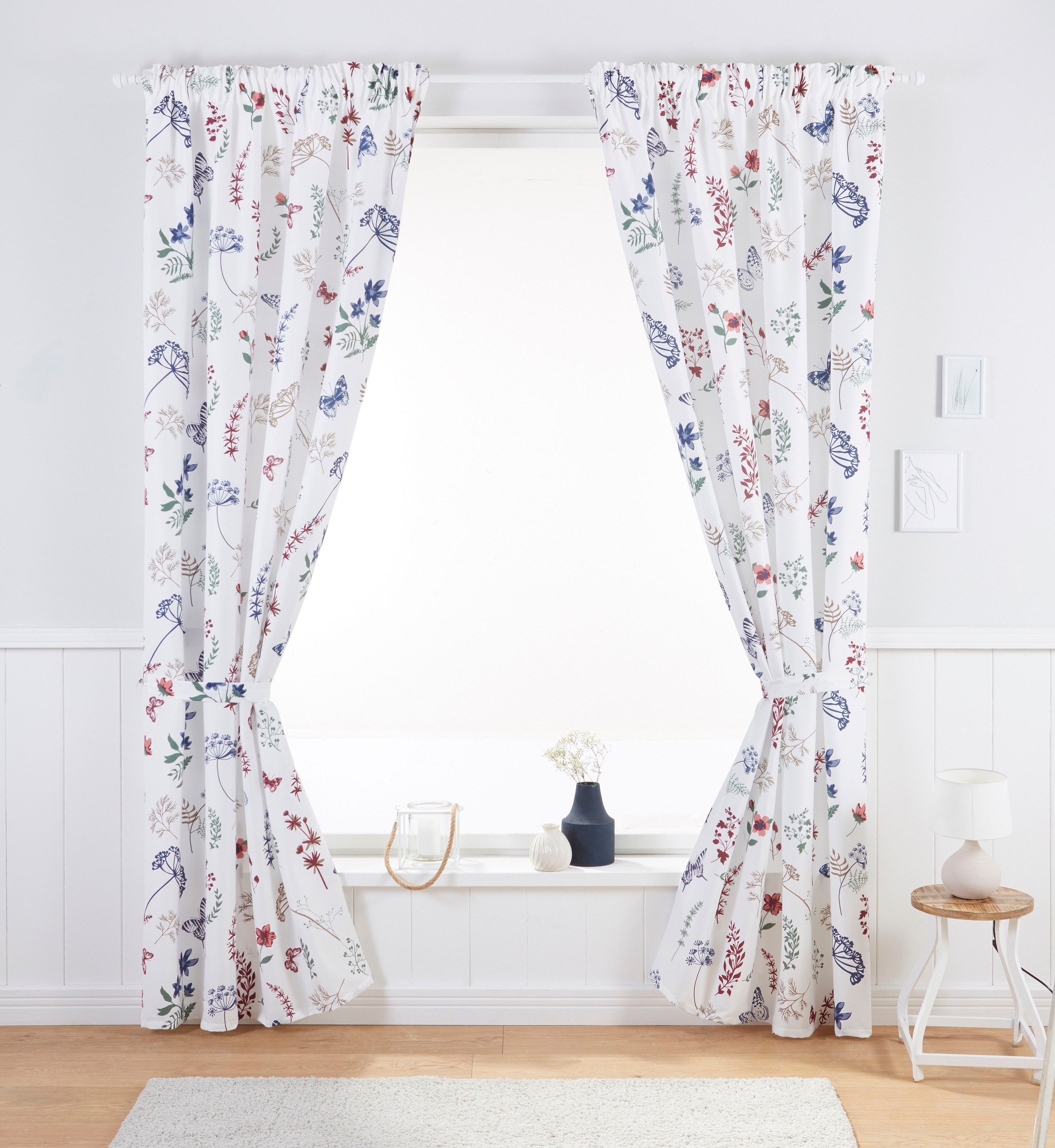 Image of DELAVITA Gardine »Svenja«, (2 St.), inkl. Raffhalter, bedruckt, blickdicht, verschiedene Grössen bei Ackermann Versand Schweiz