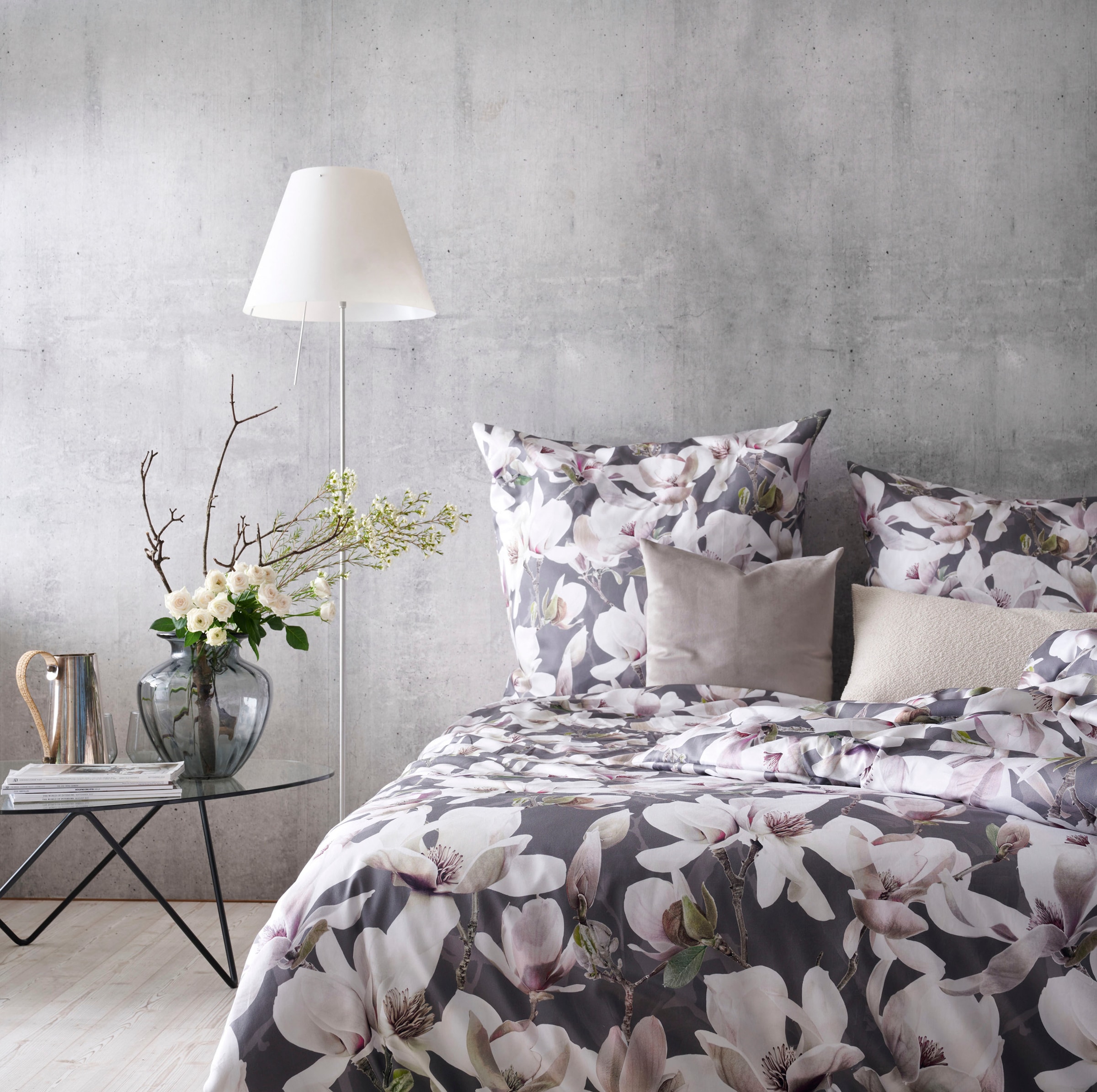 Image of APELT Wendebettwäsche "Dorothy" exklusive Design Bettwäsche mit grossblütigen Magnolienzweige