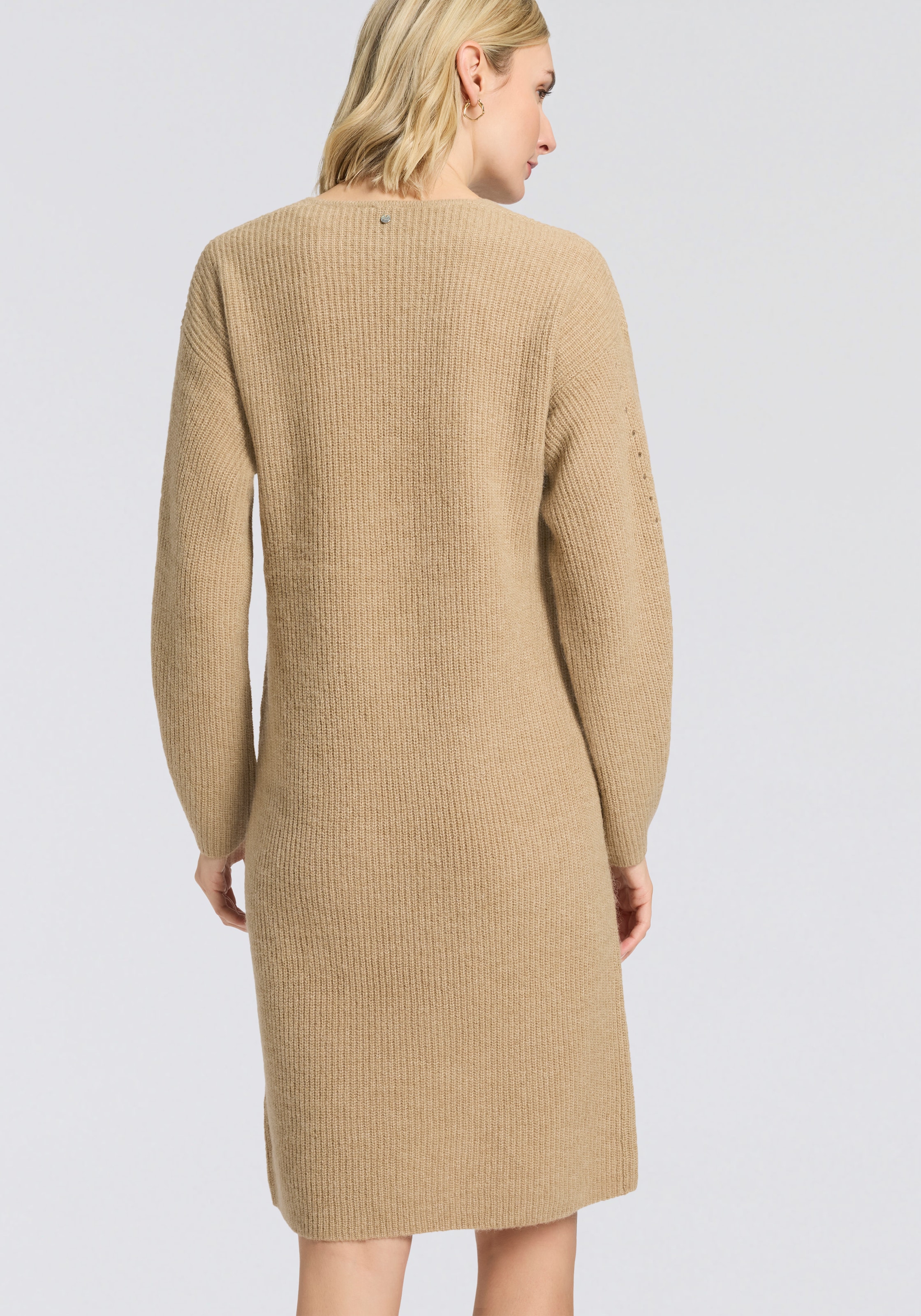 BOSS ORANGE Robe en tricot »Fusil Premium Damenmode« mit V-Ausschnitt & Ajourdetails