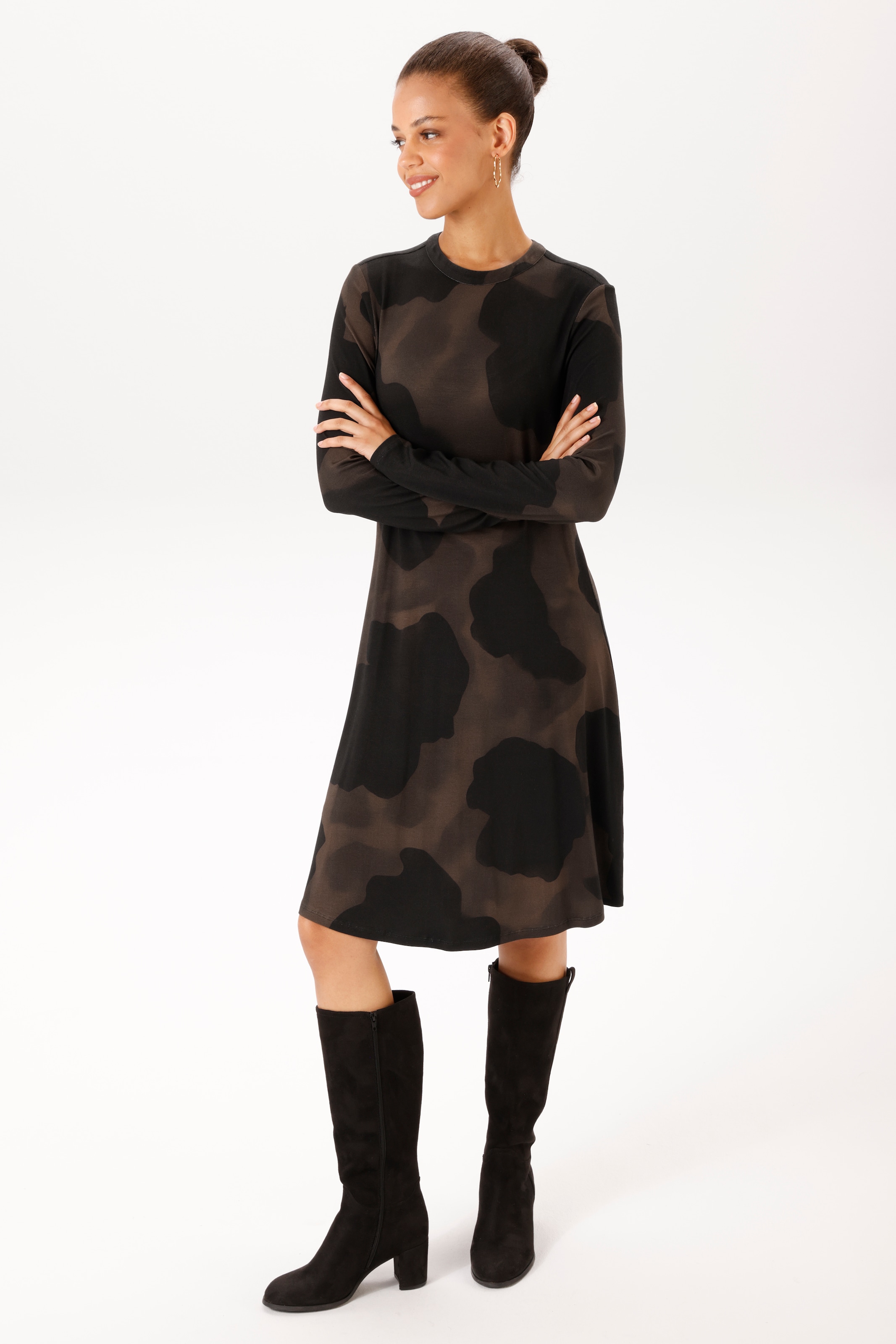 Image of Aniston CASUAL Jerseykleid mit grossflächigen, grafischen Druck im Batik-Look - NEUE KOLLEKTION