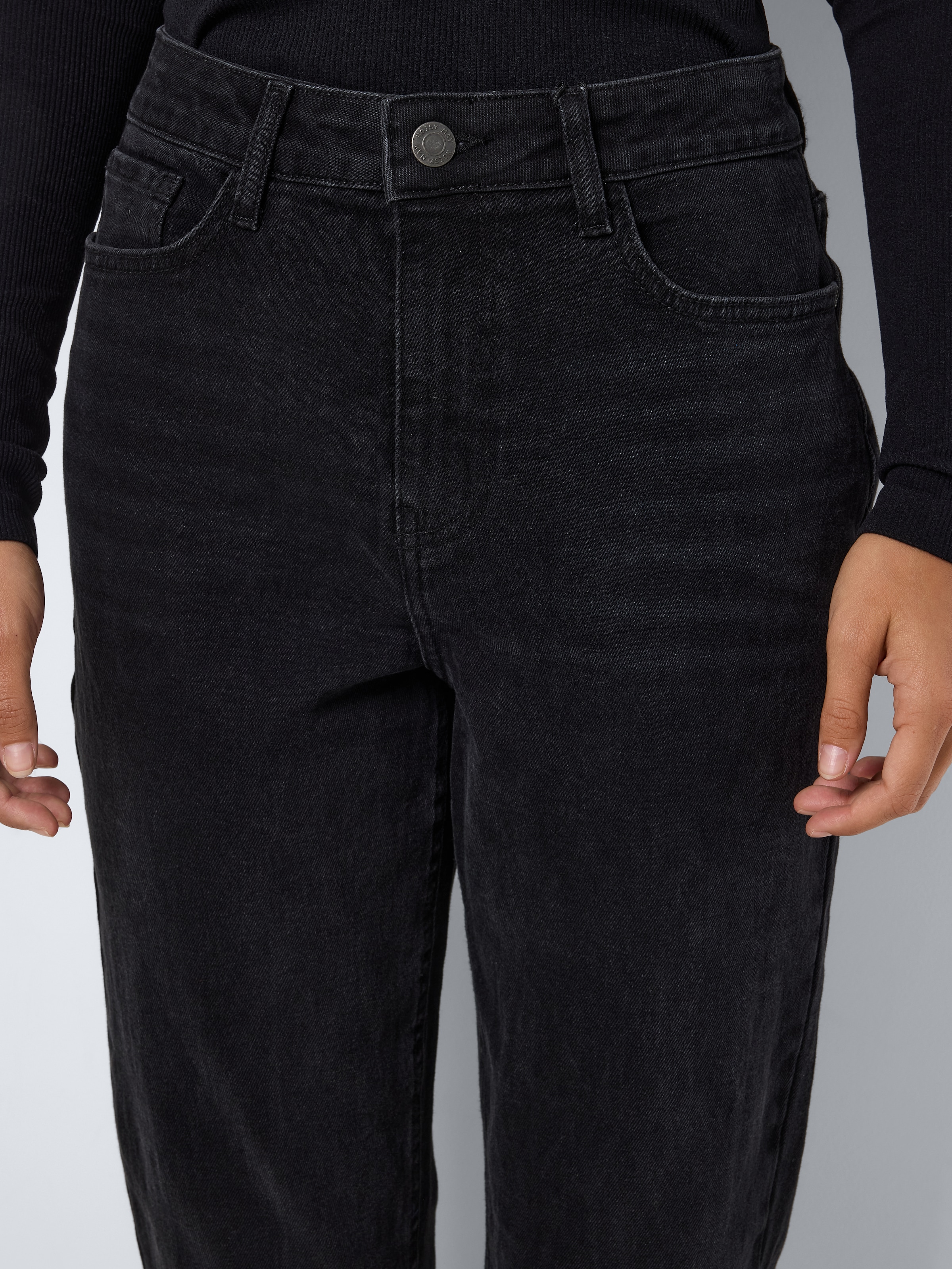 Noisy may High-waist-Jeans »NMDAISY HW MOM FIT JEAN BLACK FWD NOOS«