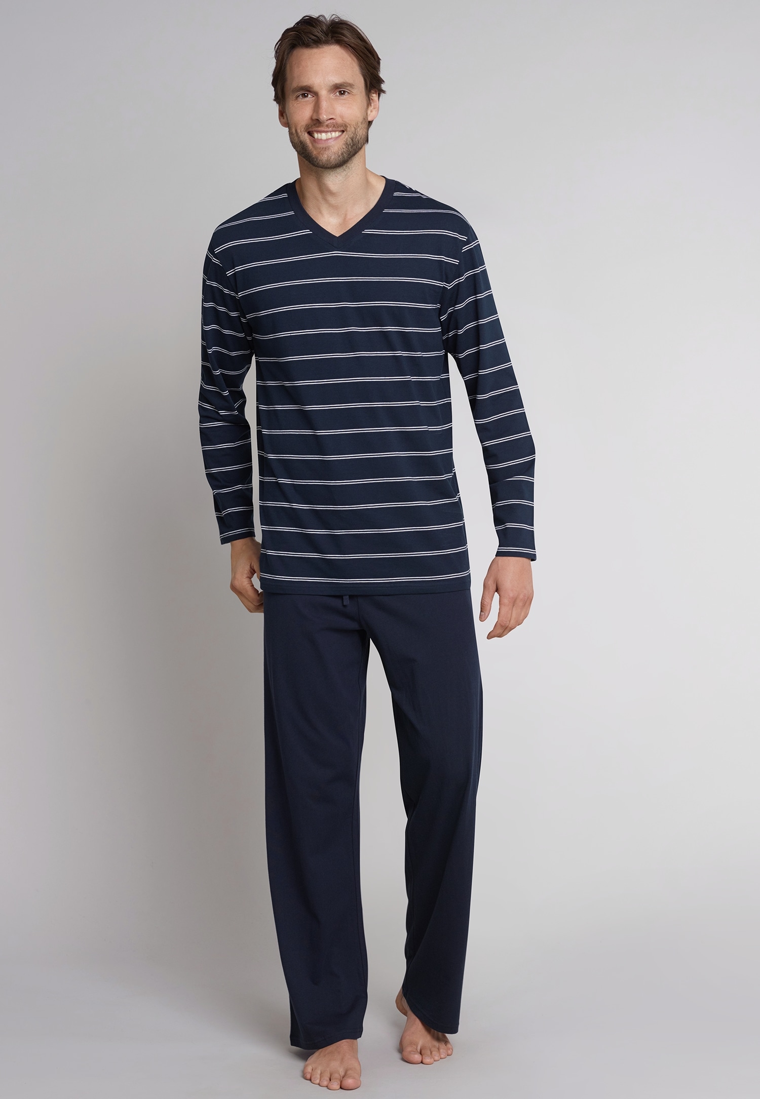 Pyjama »"selected! premium inspiration"«, (2 tlg.), bis Gr. 62(5XL), V-Ausschnitt