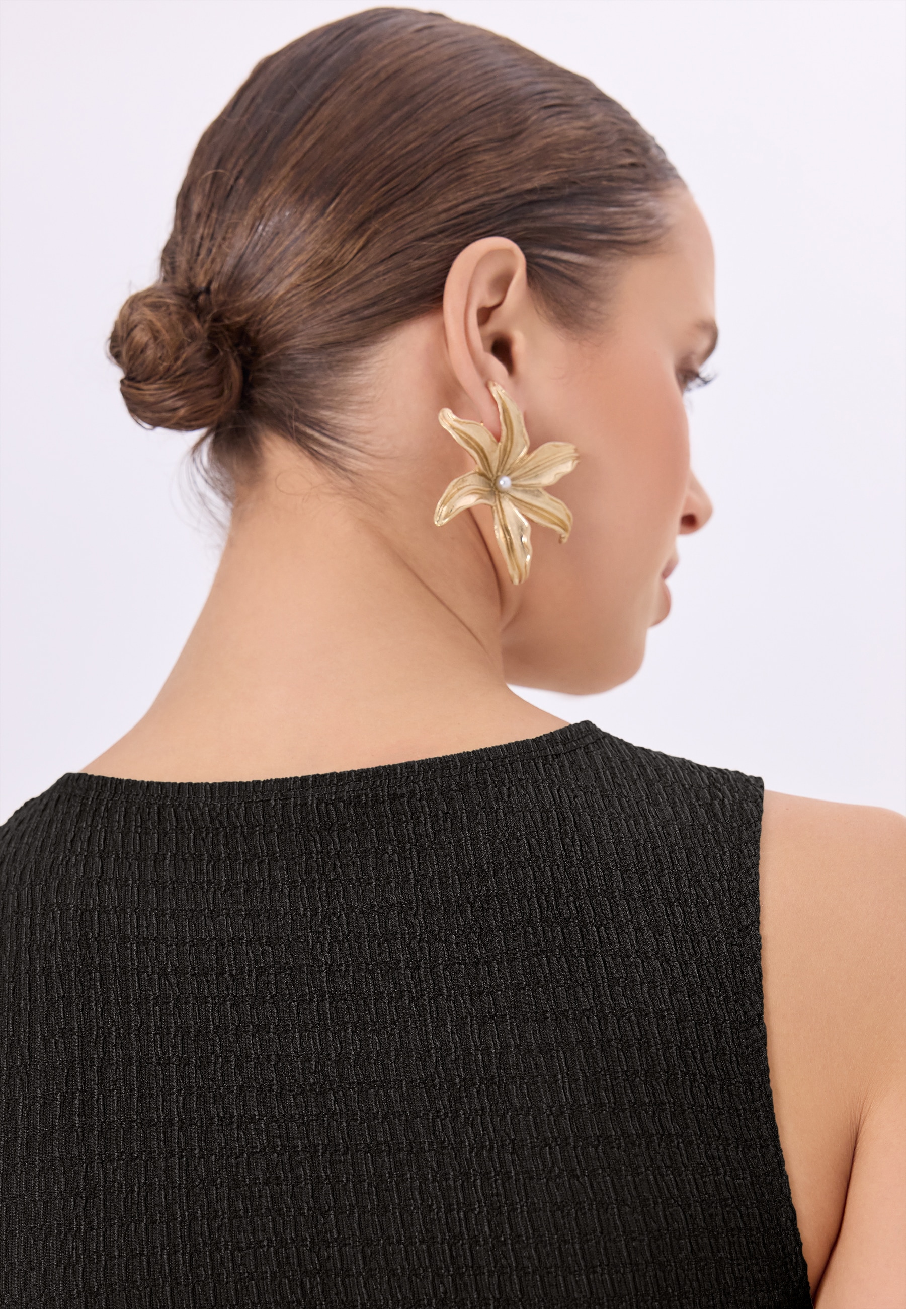 LSCN by LASCANA Crop-Top en tissu froissé doux avec accessoire décoratif