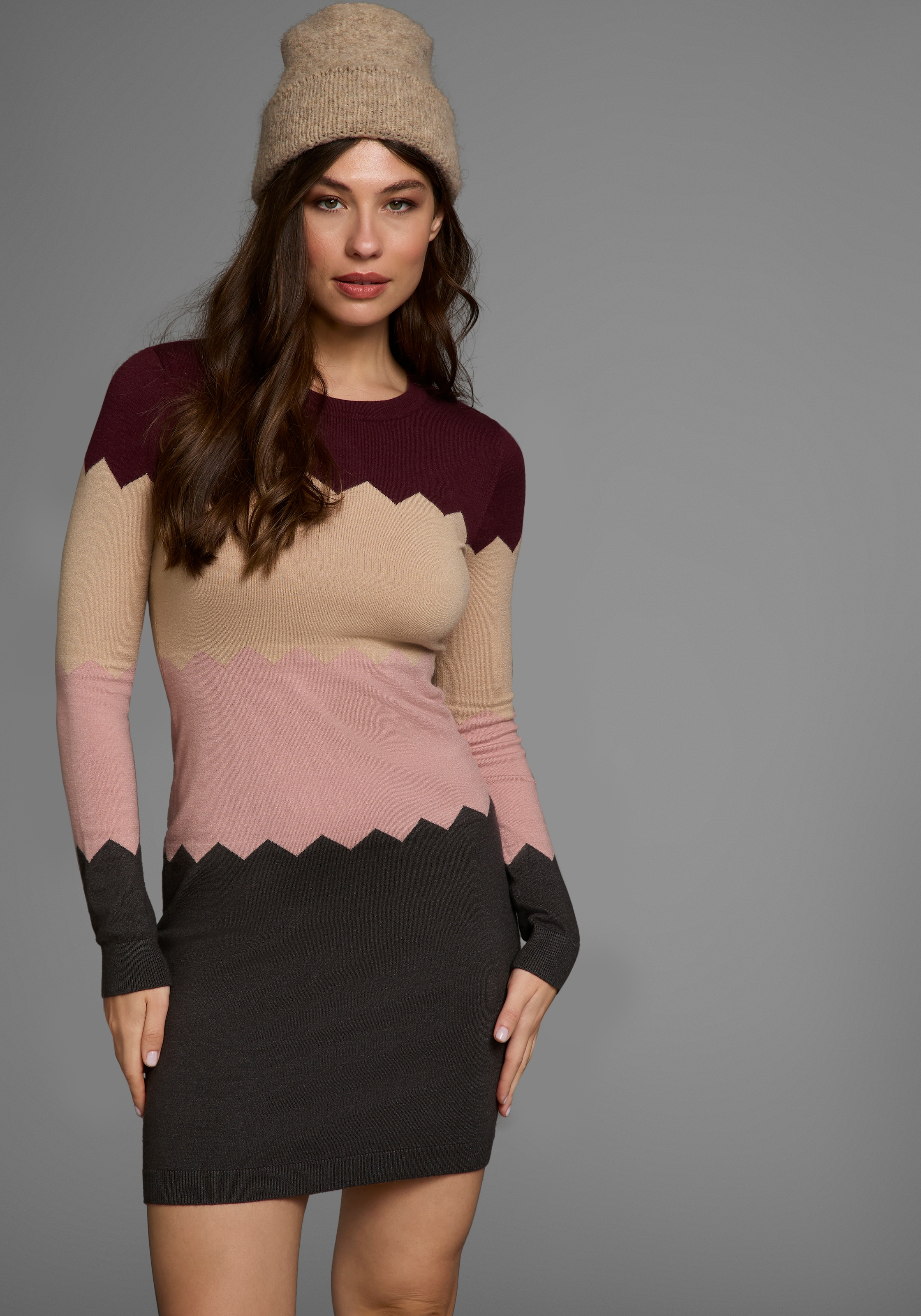 Laura Scott Strickkleid, kurzes Kleid, figurbetont, aus Strickstoff, langärmlig