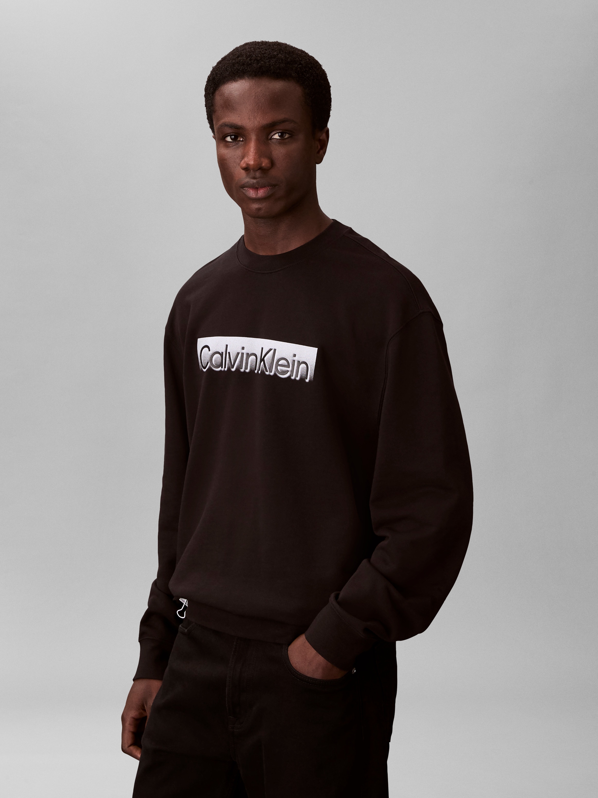 Calvin Klein Sweat-shirt »EU SPORTSWEAR GRAPHIC CREWNECK«, coupe régulière avec impression logo
