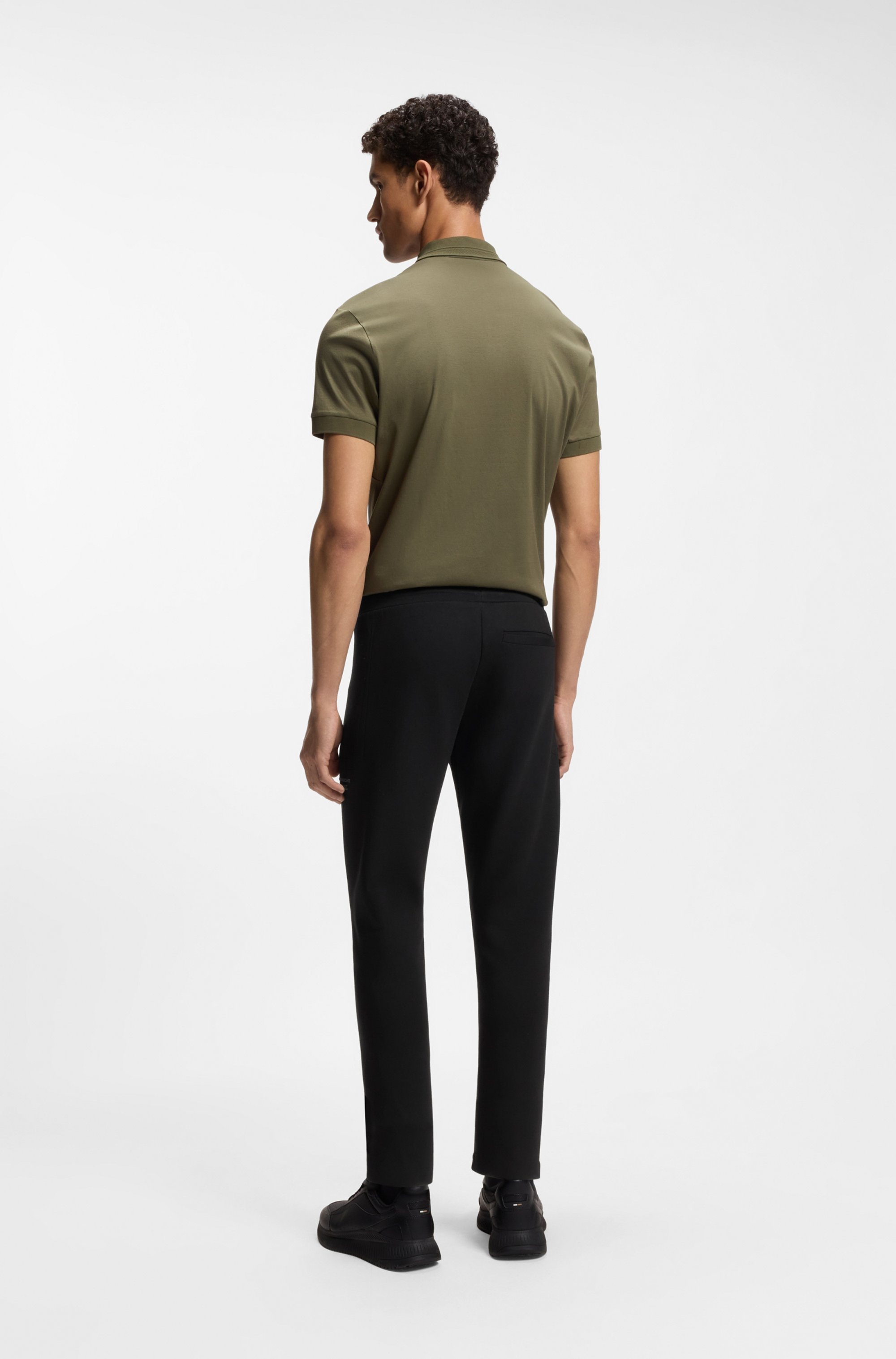 BOSS GREEN Pantalon de jogging »Porsche Spirit 70 Capsule Collection«  Premium Herrenmode Innovative Geruchskontroll-Technologie HEIQ MINT