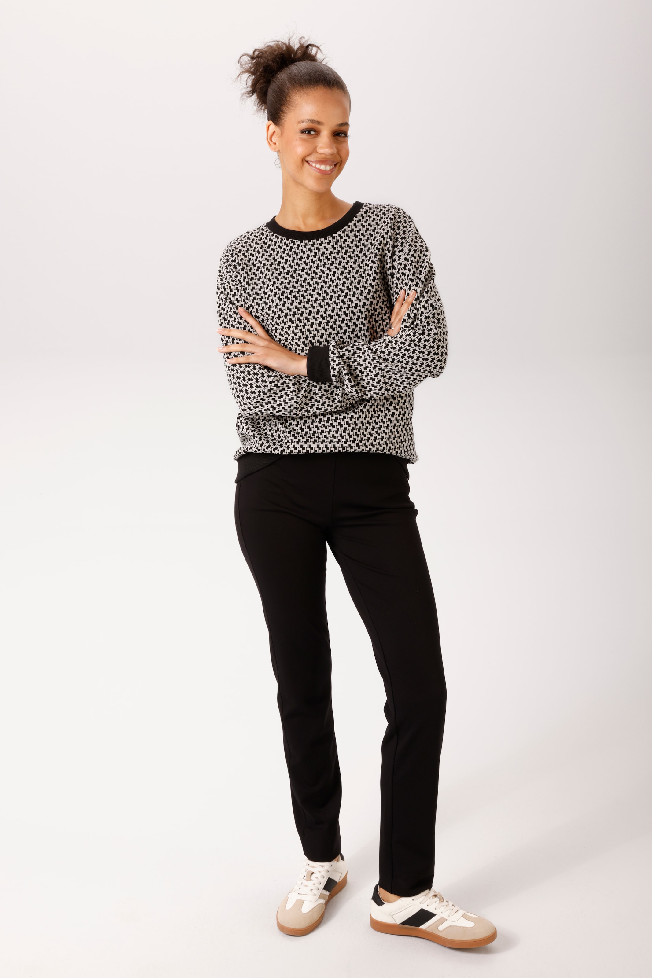 Aniston CASUAL Sweat-shirt , avec motif minimaliste graphique - NOUVELLE COLLECTION
