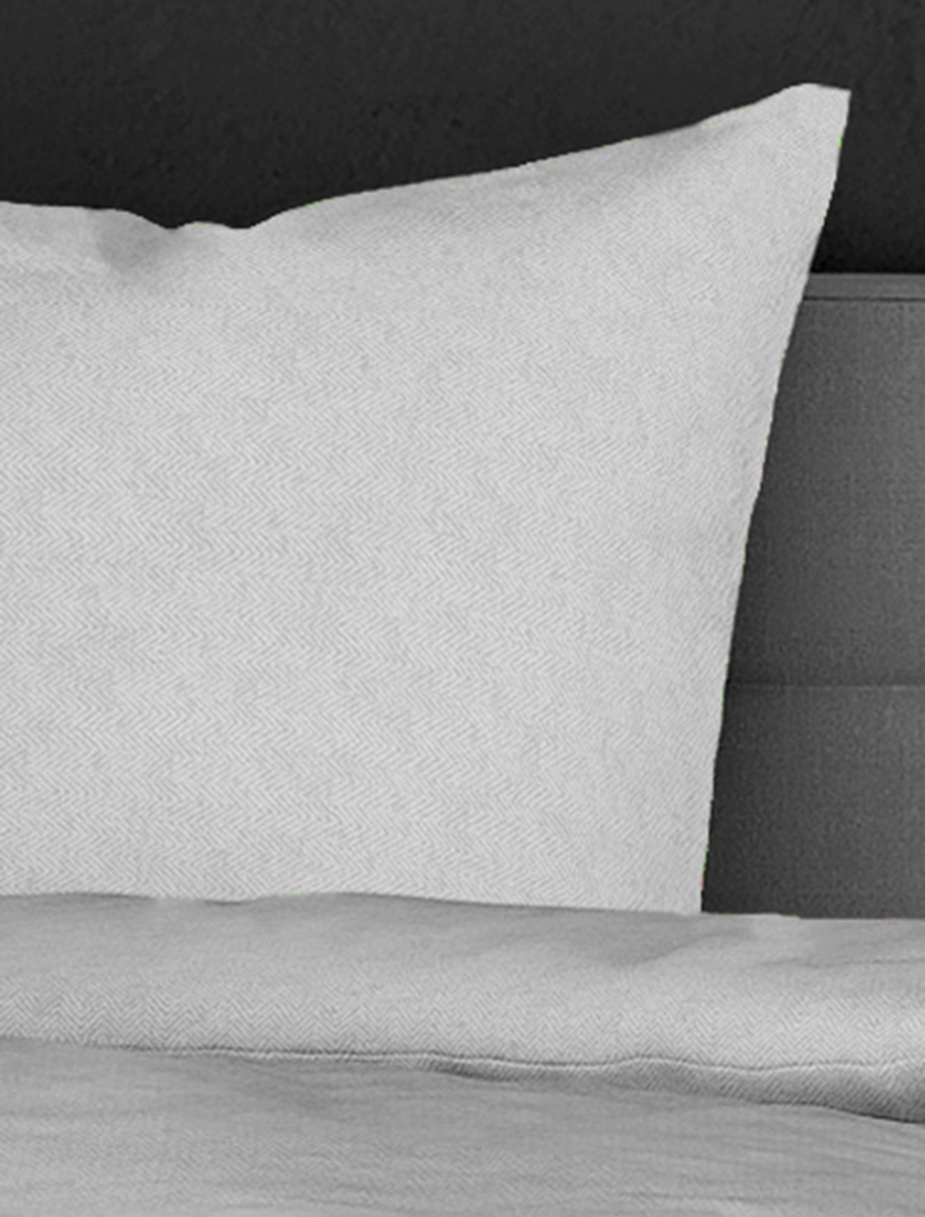 BIERBAUM Bettwäsche »Senci in 135x200 oder 155x220 cm«, Uni Optik mit feinem Fischgrätmuster, pflegeleicht, 100% Baumwolle