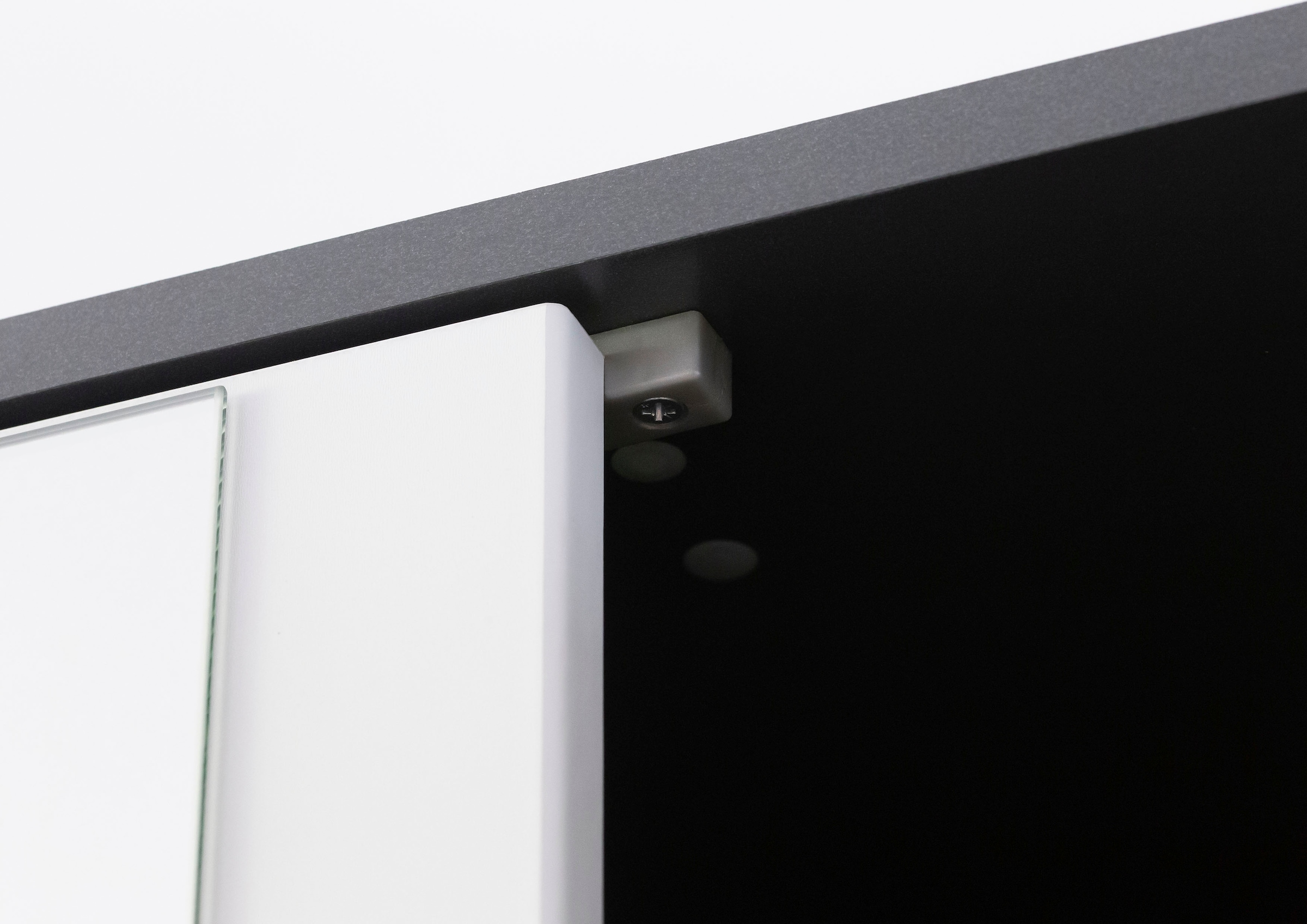 rauch Drehtürenschrank »Kleiderschrank Schrank Garderobe Wäscheschrank VOYAGER« in 3 verschiedenen Ausstattungen BASIC/CLASSIC/PREMIUM,  mit 2 modernen Griffvarianten, mit Aussenschubladen MADE IN GERMANY