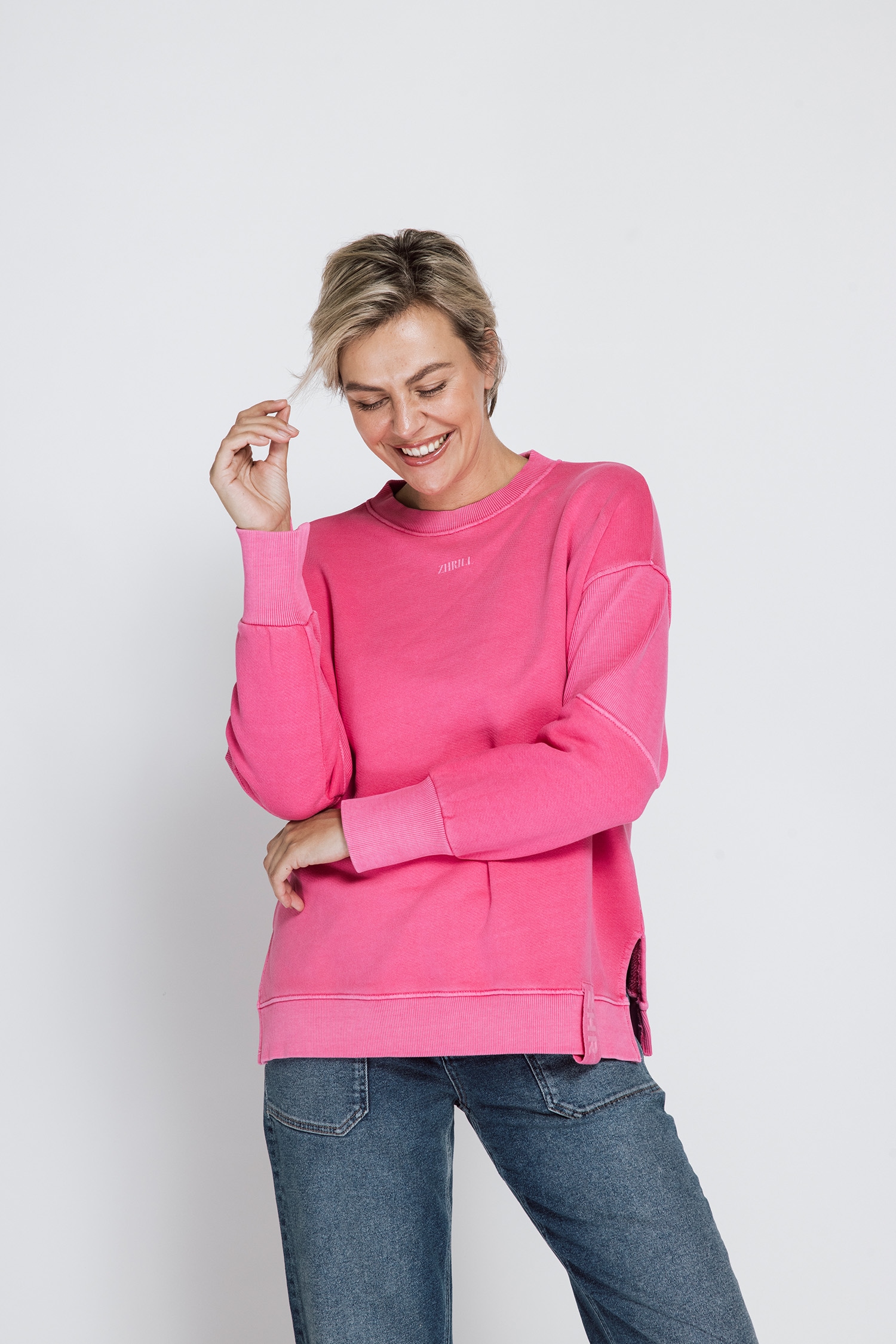 Image of Zhrill Sweater "OLEA", bequeme Passform / Rundhals / Modische Schlitze