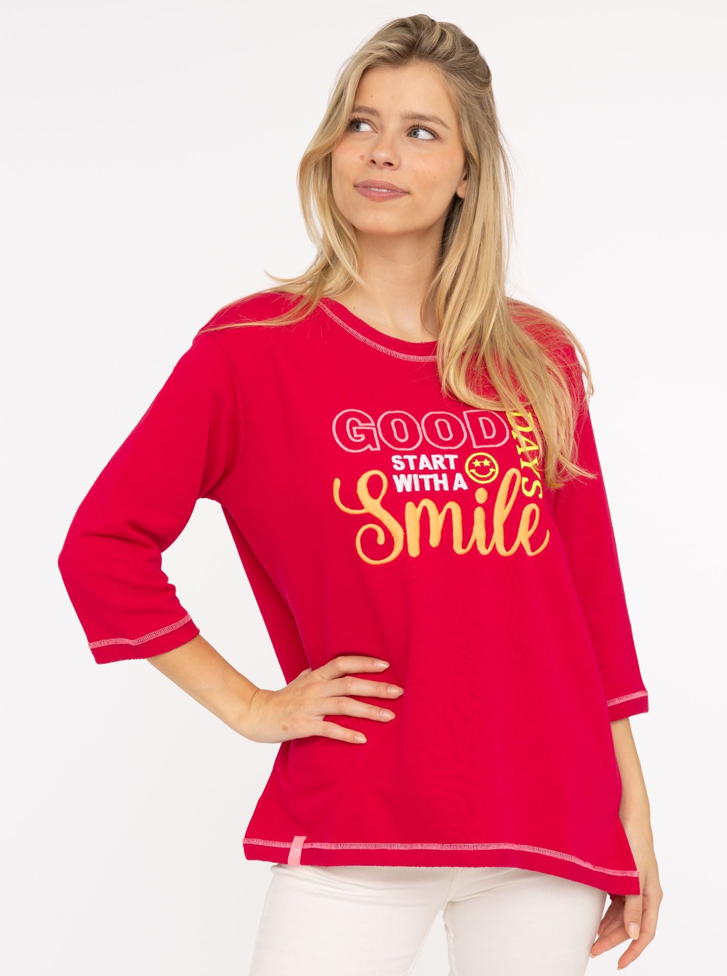 Image of Zwillingsherz Langarmshirt ""Good Days"" mit auffälliger, gestickter Neon Schrift, ausgefransten Kanten