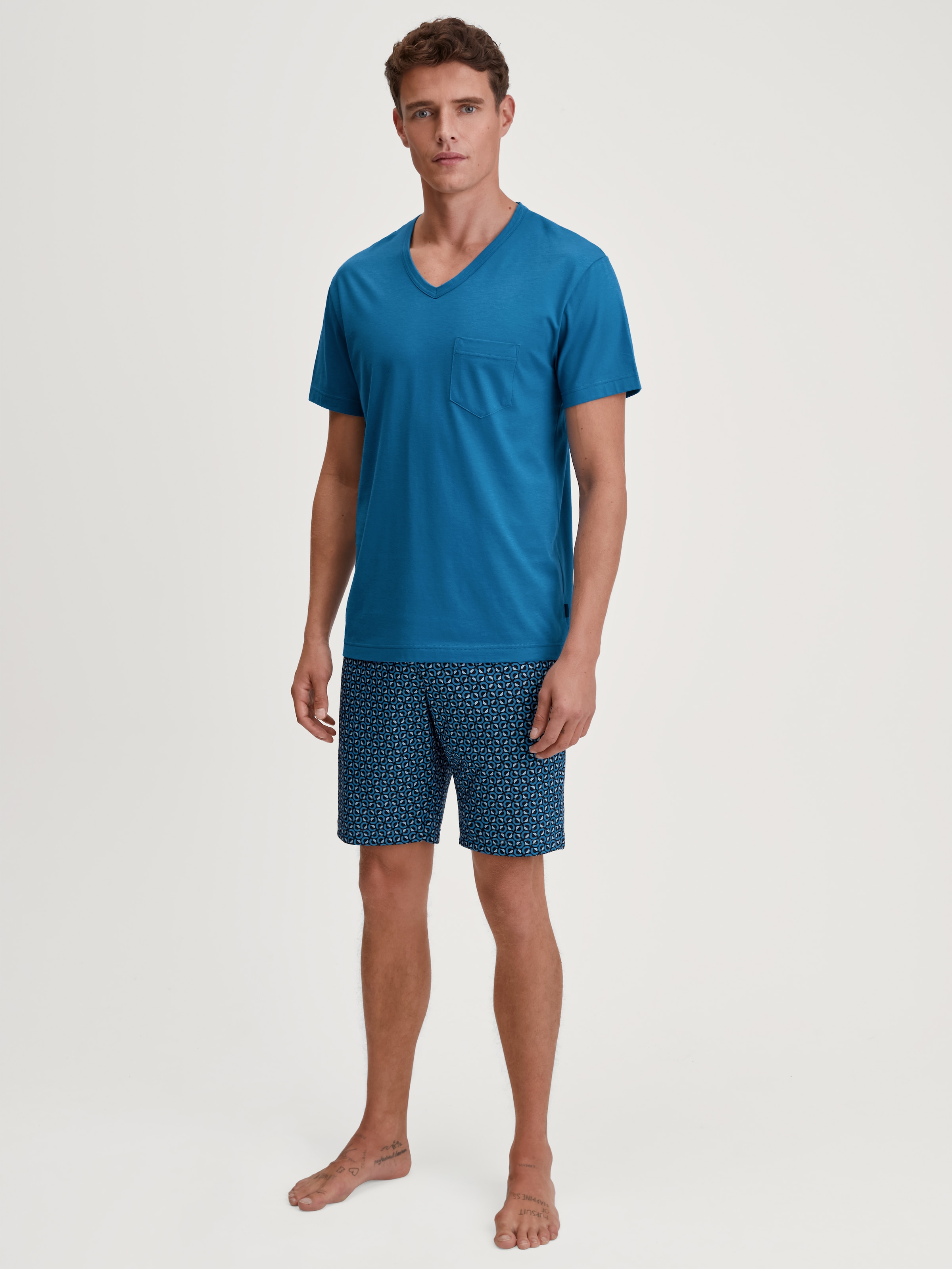 Image of CALIDA Shorty "Relax Imprint 2" 2 tlg. V-Ausschnitt, Brusttasche, Kurzarm, Single Jersey Qualität