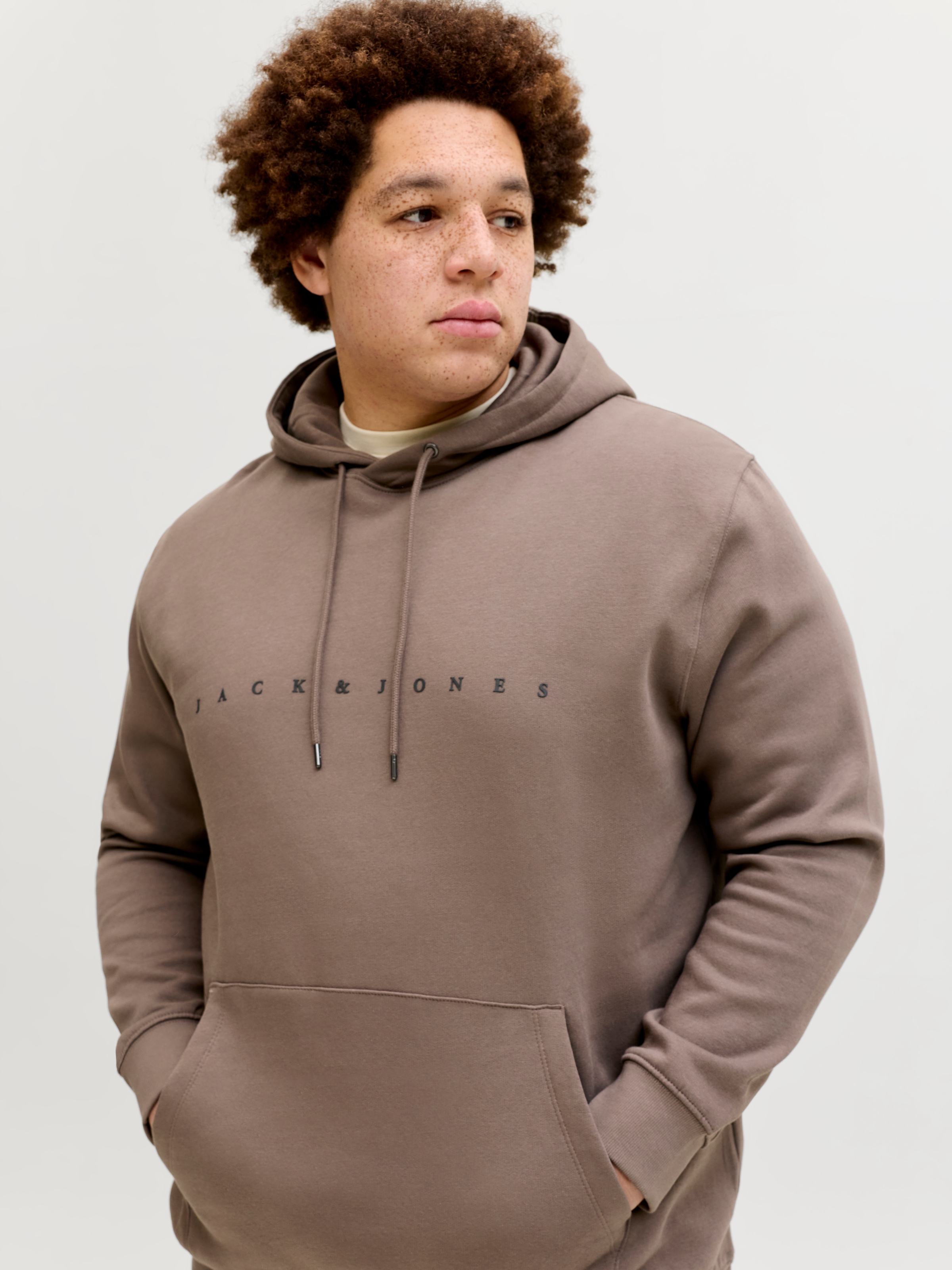 Jack & Jones PlusSize Sweat à capuche »JJESTAR JJ SWEAT HOOD NOOS PLS«, mélange coton, coupe décontractée
