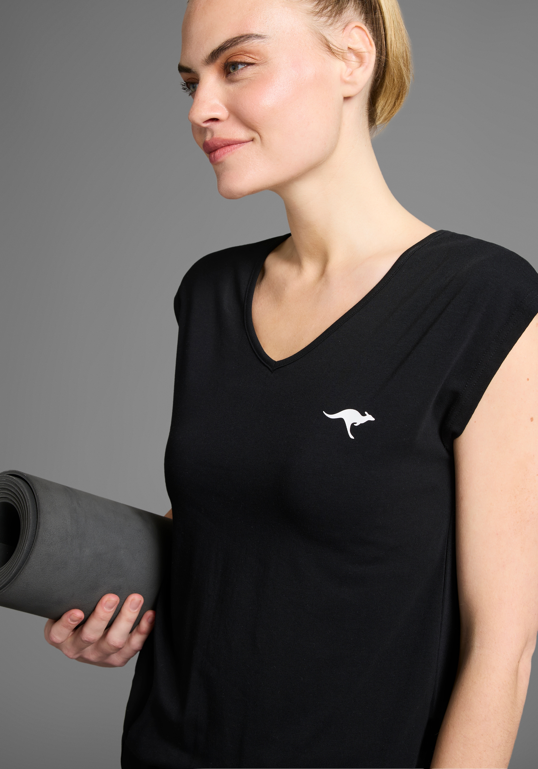 KangaROOS Jumpsuit, lässig gschnitten, mit vielen Logodetails
