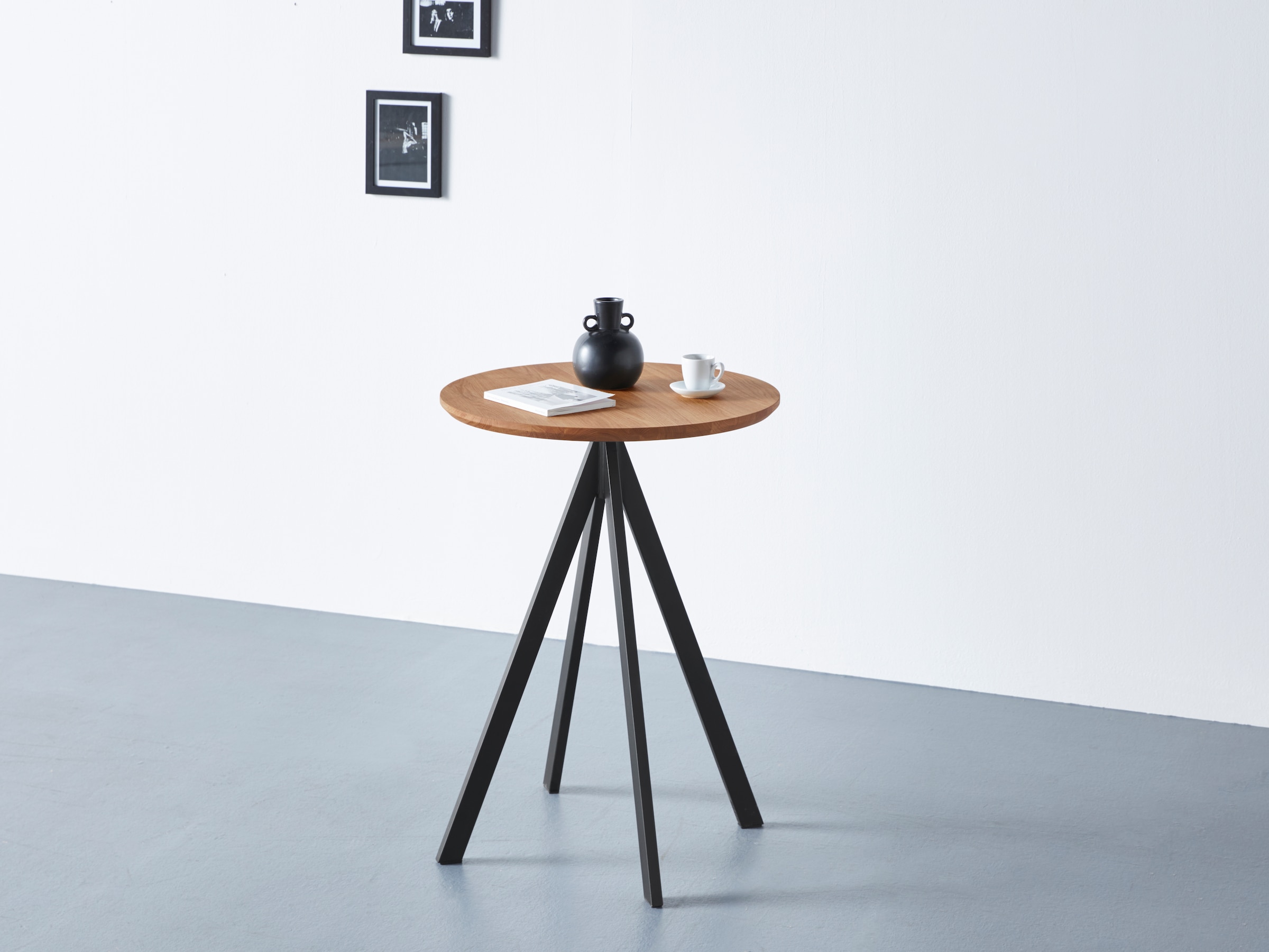 Esstisch »Horsnab«, Tischplatte aus massiver Eiche, FSC®- Massivholz, Gestell aus Metall