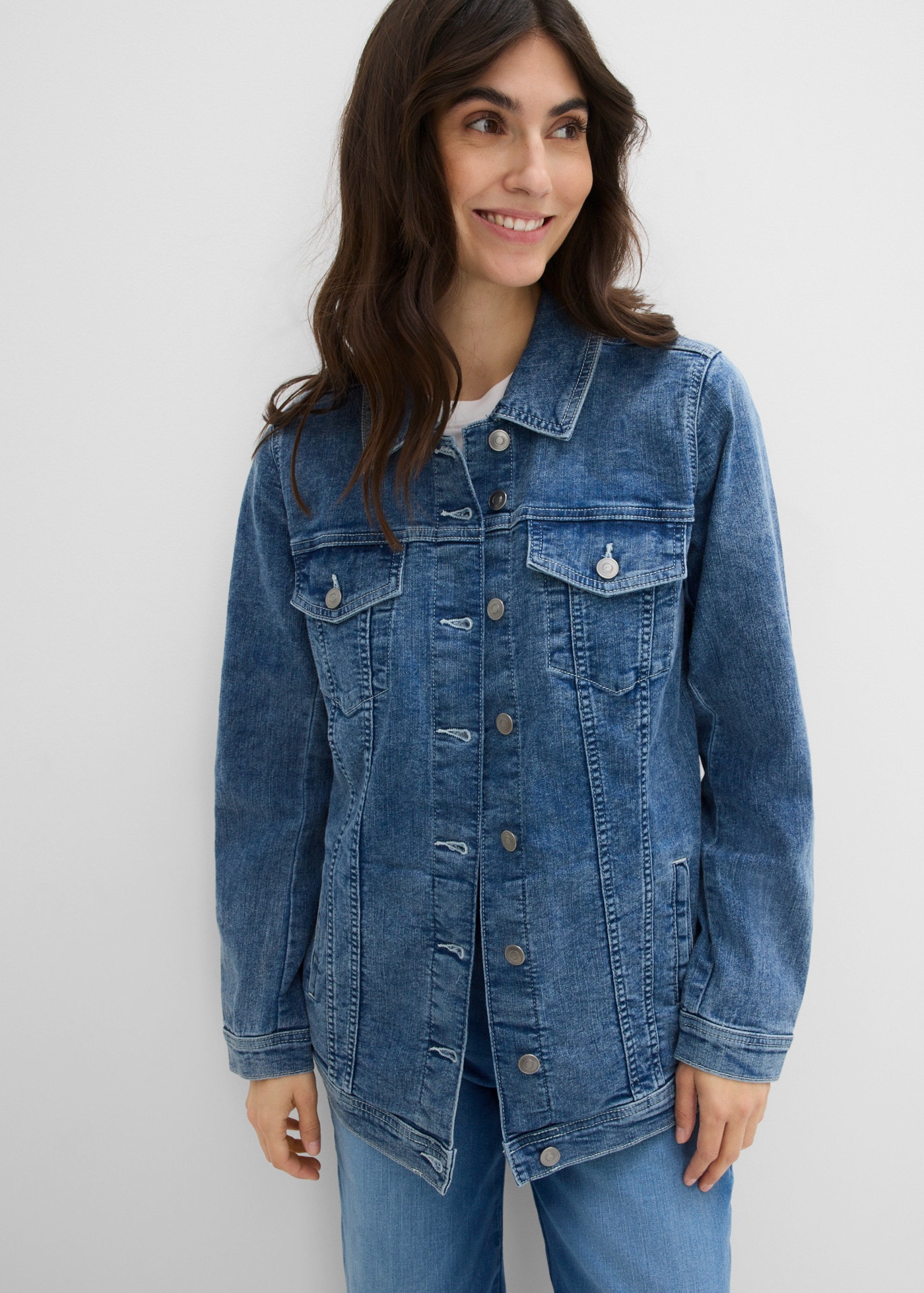 Image of bonprix Jeansjacke loose fit Passform, weite Boyfriend-Form, mit Stretch-Anteil