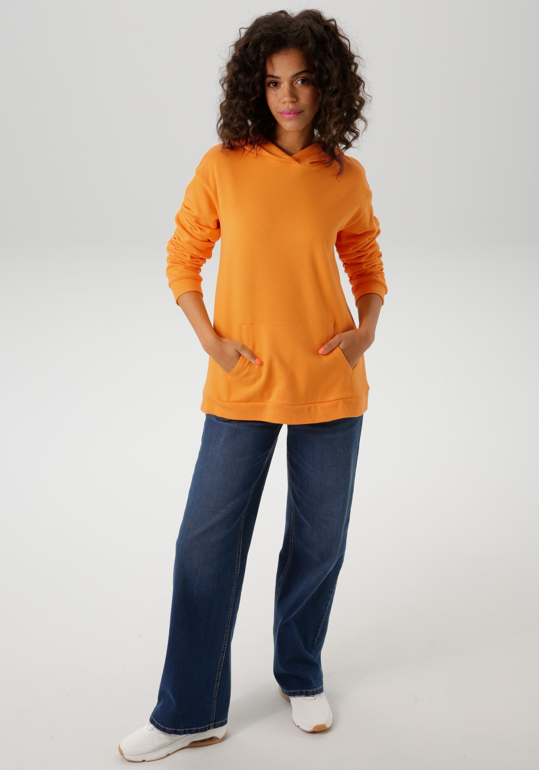 Aniston CASUAL Kapuzensweatshirt, mit Smiley im Rücken