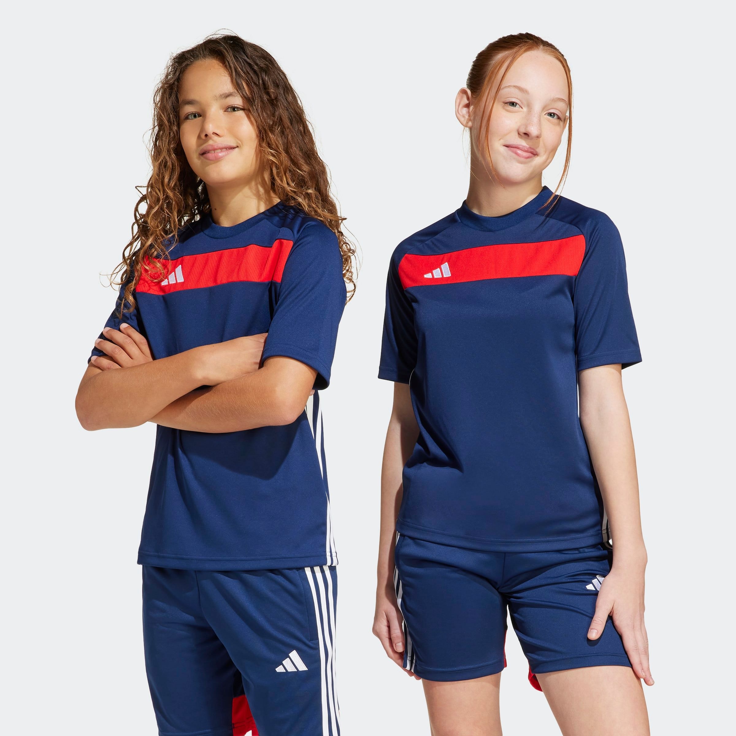 Image of adidas Performance Fussballtrikot "TIRO 25 ESSENTIALS KIDS TRIKOT" Kinder Fussballtrikot, mit Rundhalsausschnitt, ohne Verschluss