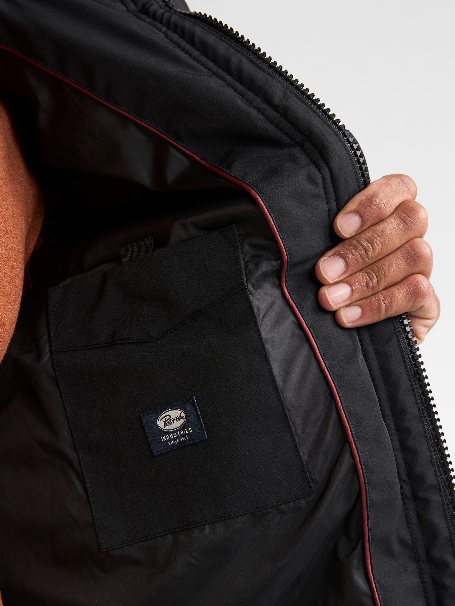 Petrol Industries Parka avec capuche avec coutures matelassées et capuche, rembourré chaudement, aspect mat