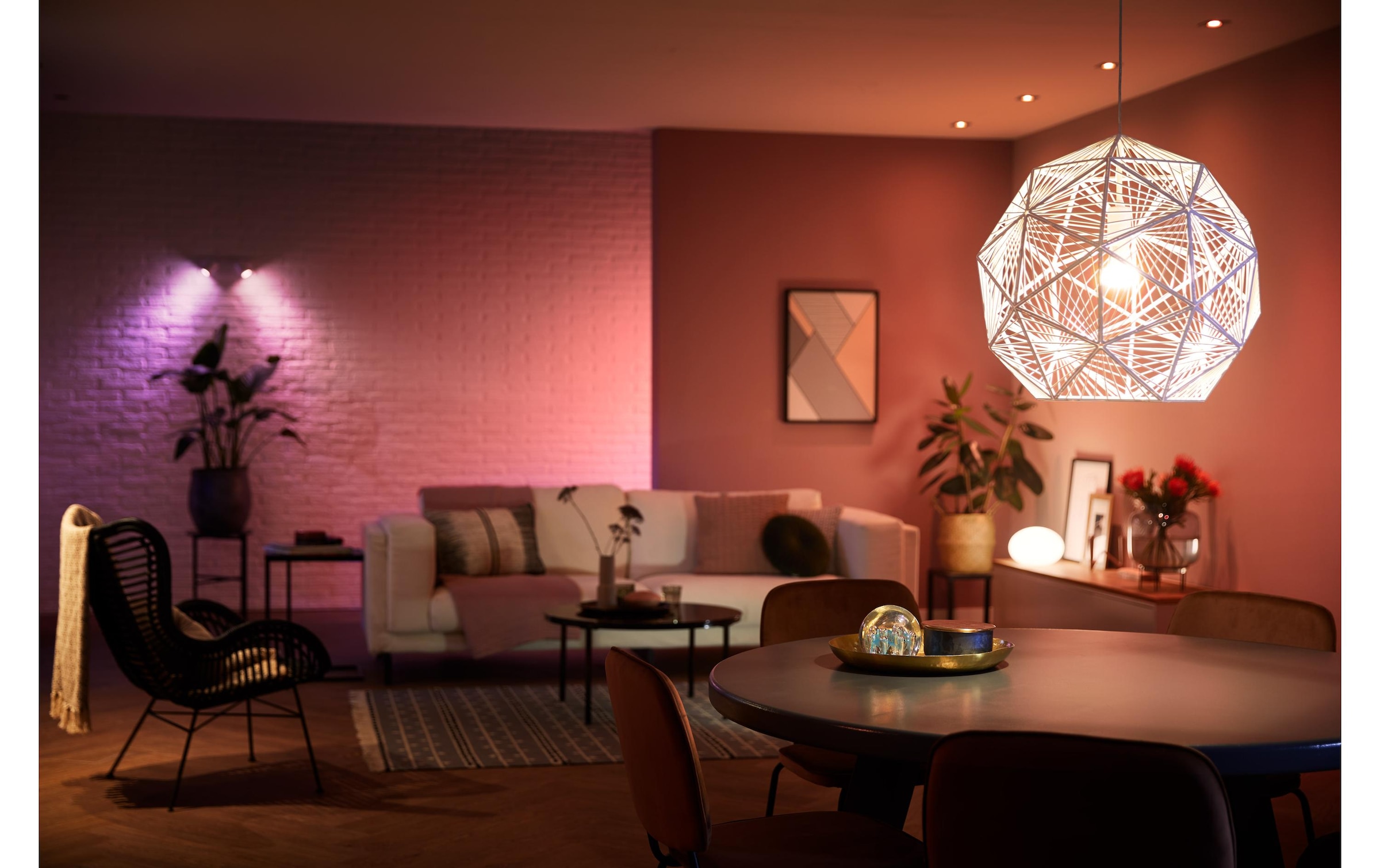 Philips Hue Spezialleuchtmittel »White & Color«, E14, Farbwechsler-Neutralweiss-Tageslichtweiss-Kaltweiss-Warmweiss