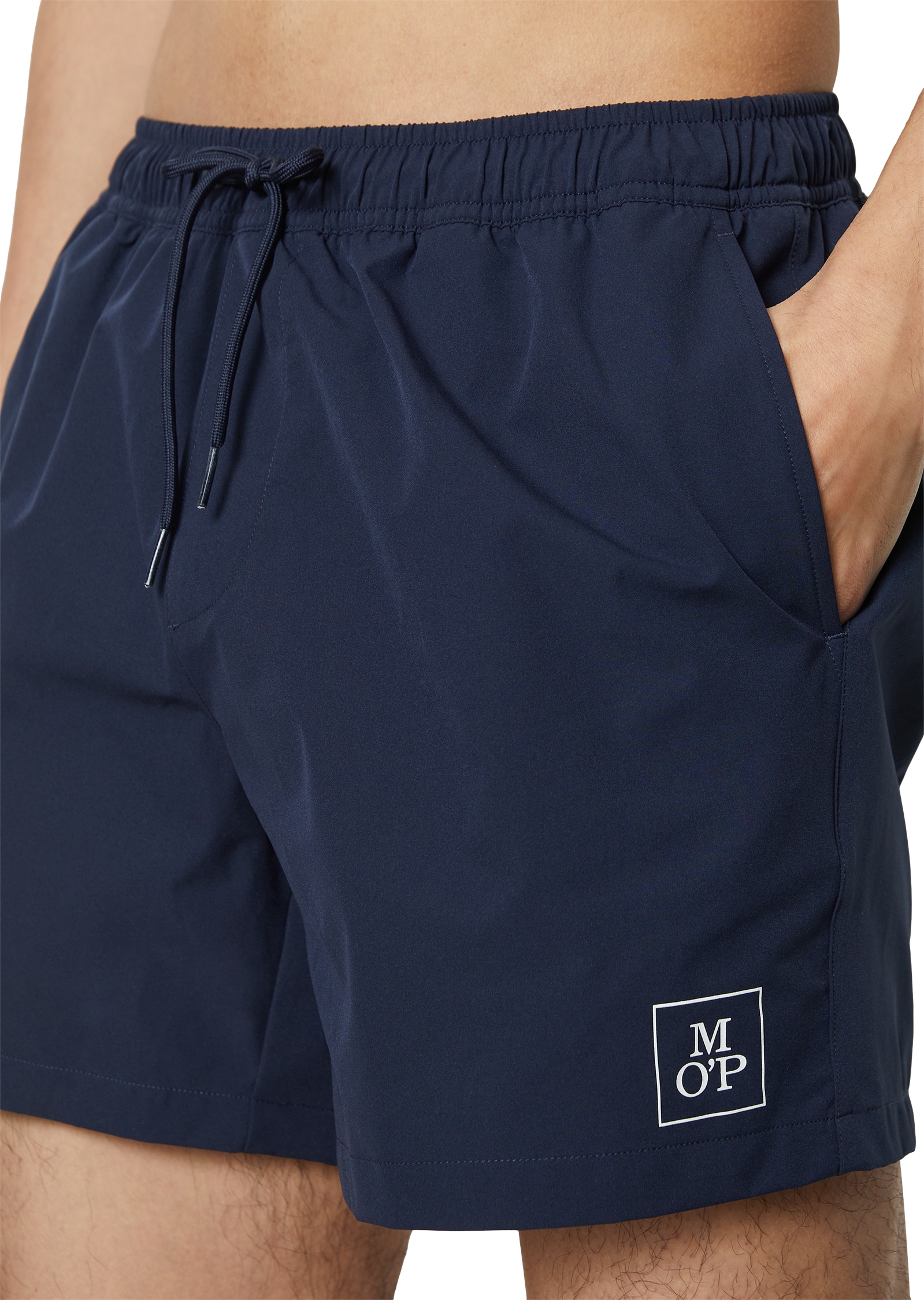 Marc O'Polo Badeshorts »Essentials«, mit dezentem Logoprint