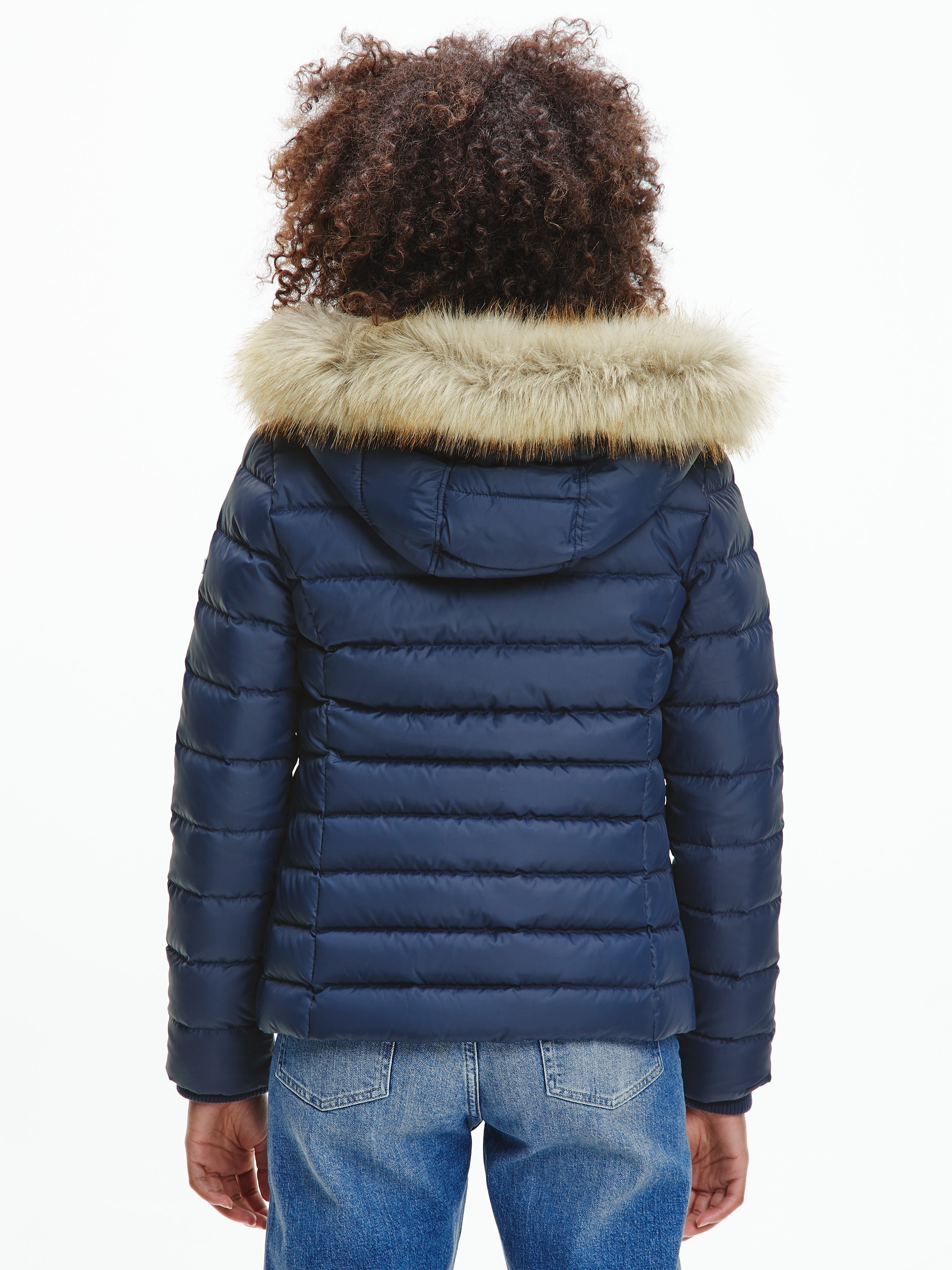 Tommy Jeans Daunenjacke »BASIC HOODED DOWN JACKET«, mit Kapuze, mit Fellimitat an der Kapuze & Tommy Jeans Logo-Flag