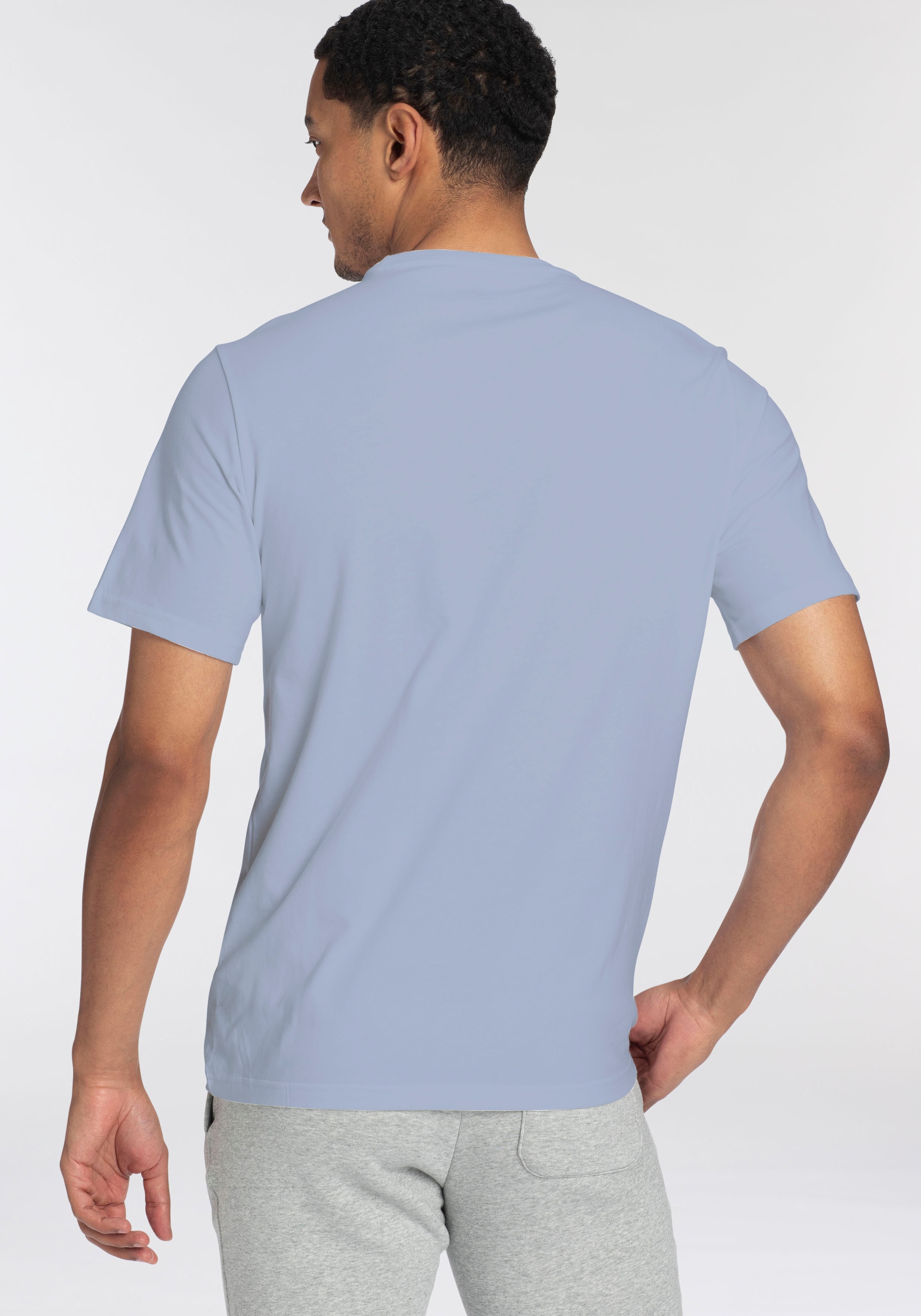 Converse T-Shirt »UNISEX CONVERSE GO-TO ALL STAR PATCH LOGO STANDARD FIT T-SHIRT«, (1 tlg.)