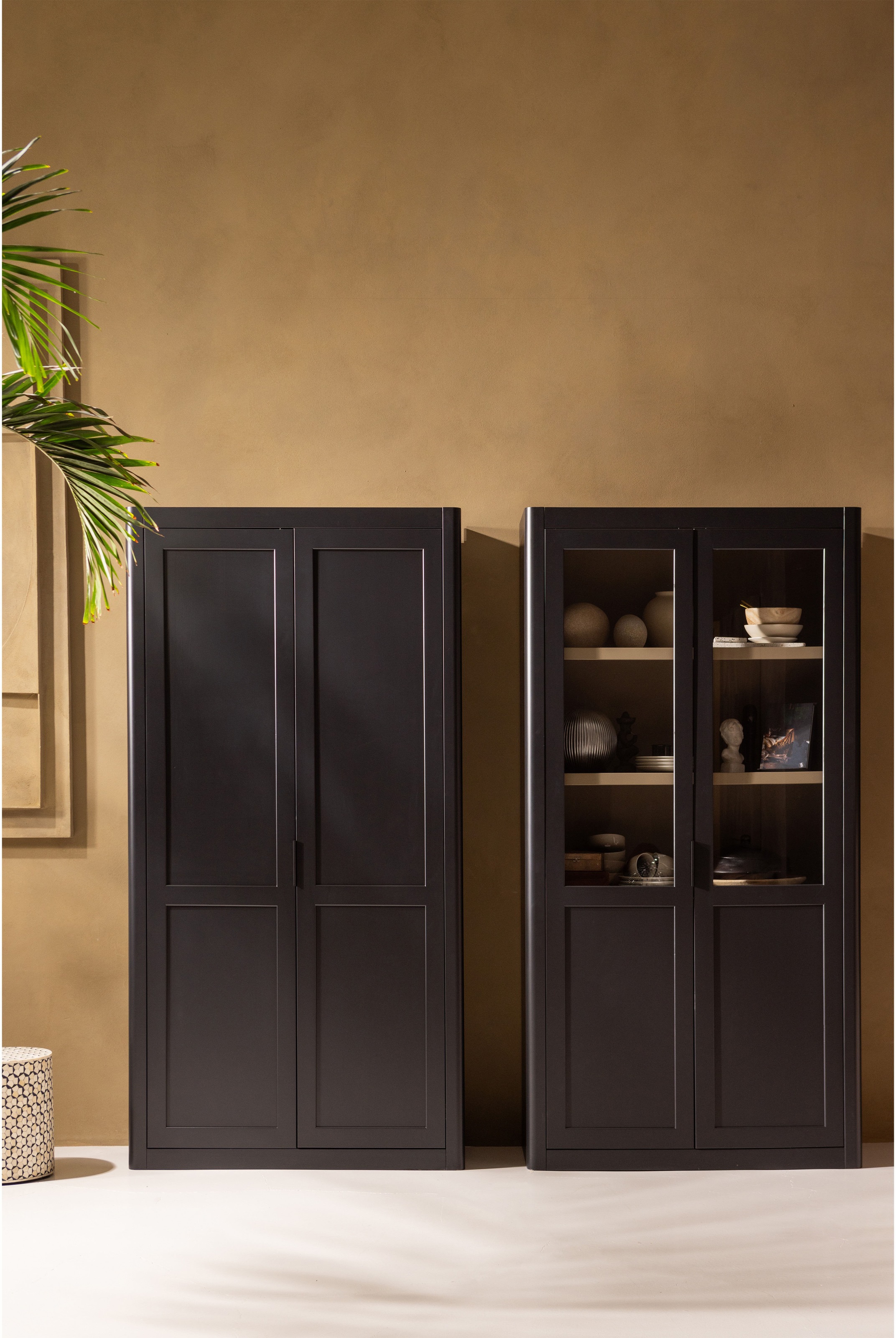 WOOOD Vitrine »Gunnar FSC®-Kiefernholz mit Glasstüren H 217 x B 120 x T 48 cm« Tragkraft 150 kg gesamt, Pfleigleicht, wasserbasierter Schutzlack