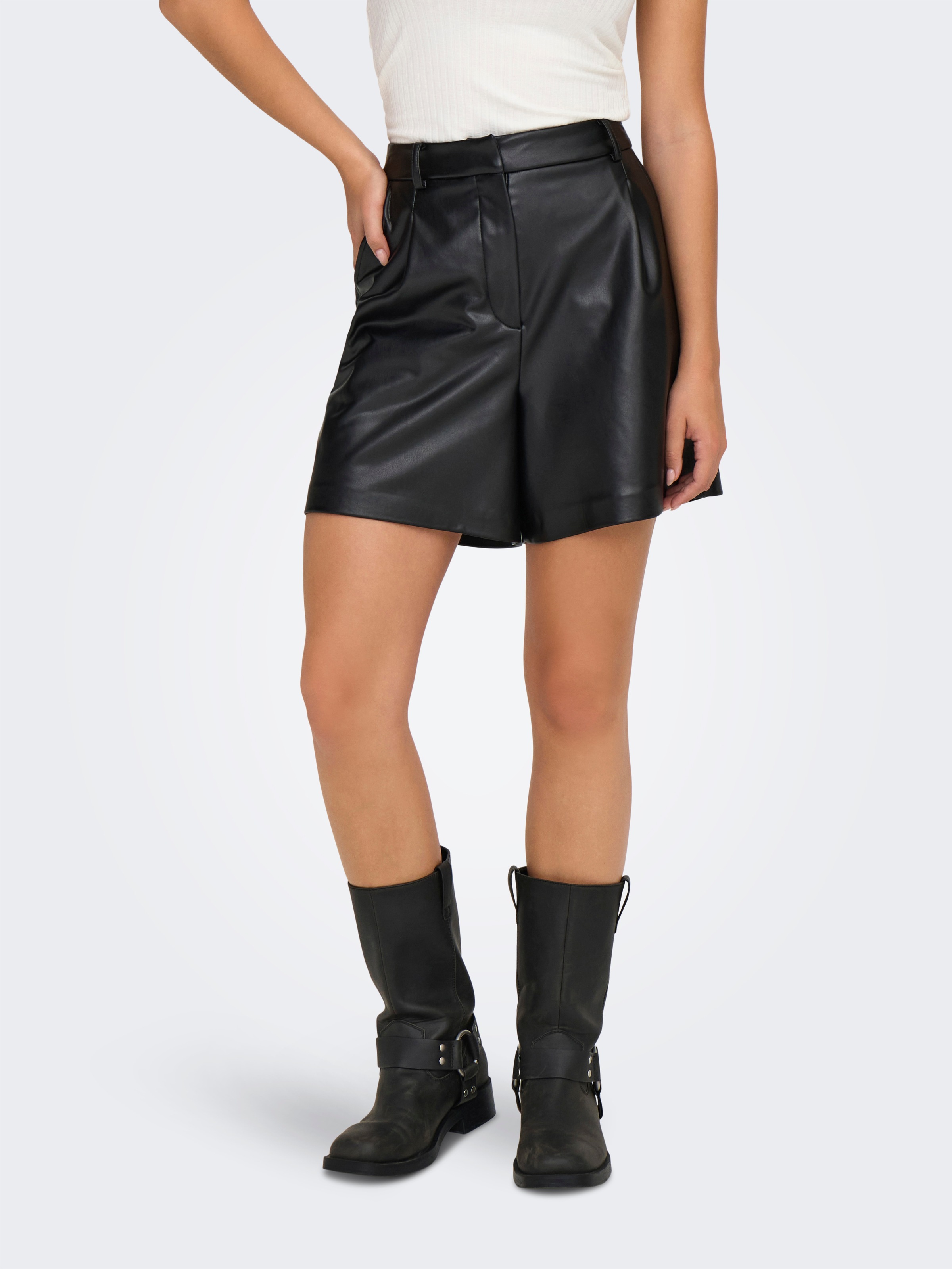 Image of ONLY Shorts "ONLPENNY FAUX LEATHER SHORTS OTW"