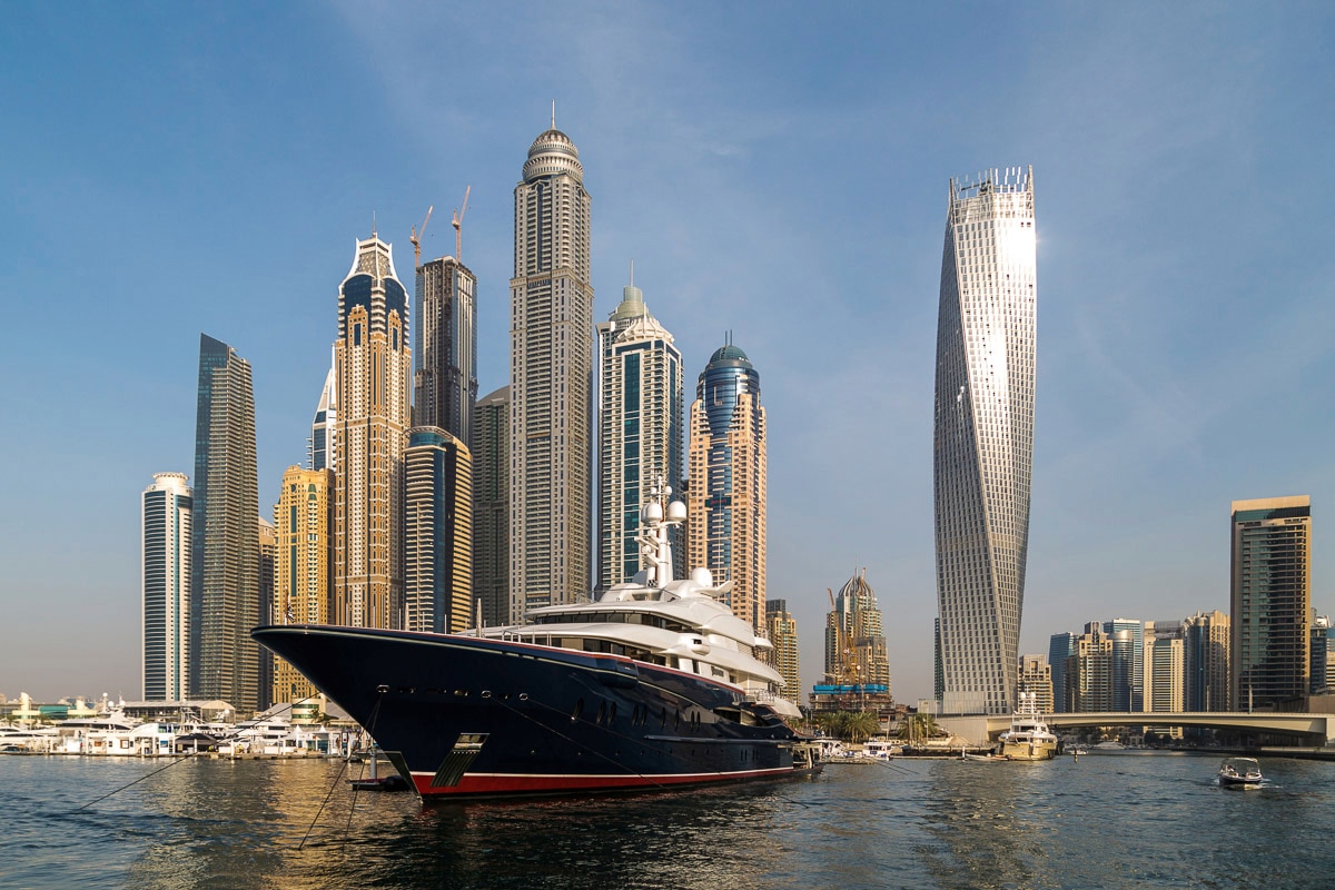 Image of Papermoon Fototapete "DUBAI-JACHT HAFEN MEER STADT VAE BURJ KHALIFA SKYLINE"