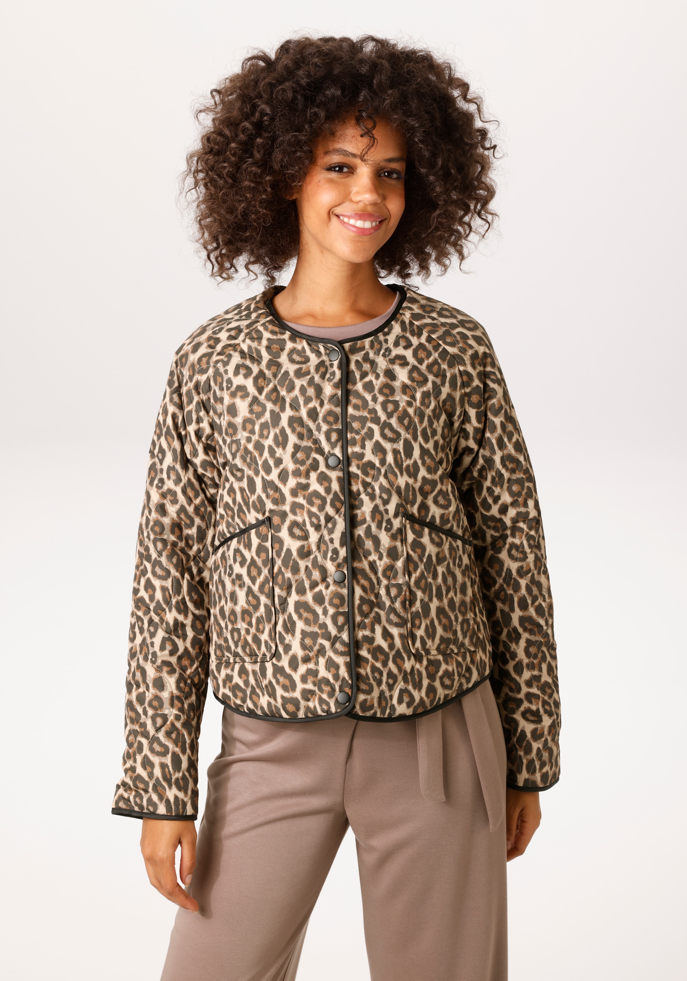 Image of Aniston CASUAL Steppjacke mit trendigem Leo-Print