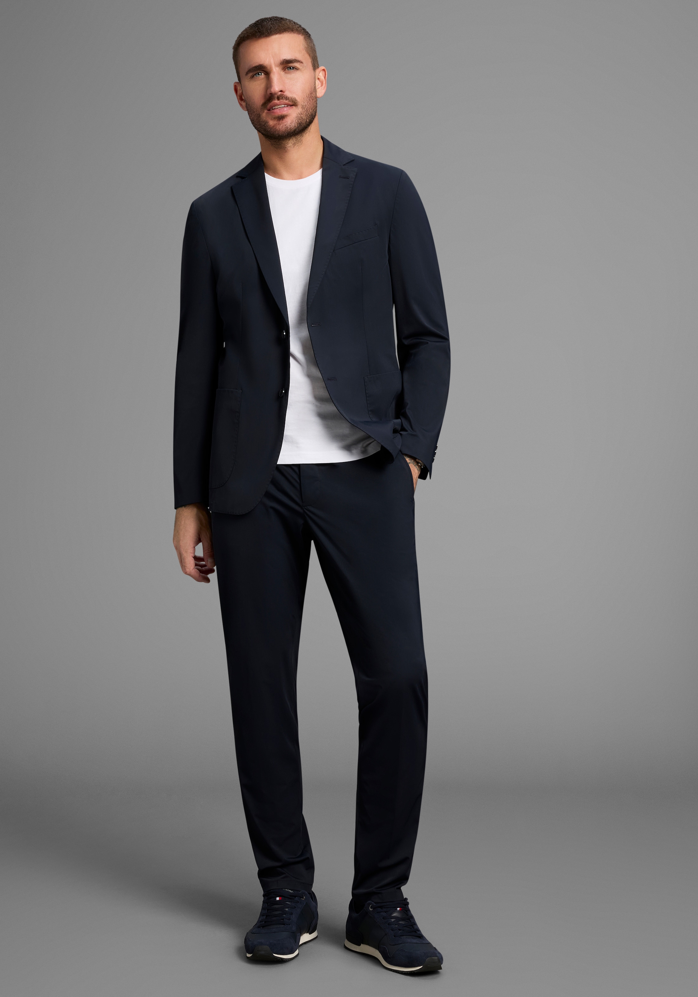 Image of Bruno Banani Anzug "Komfort – leicht, flexibel, knitterarm, modern" Sakko & Hose, slim fit Sommerleicht – kein Schwitzen, kein Stress