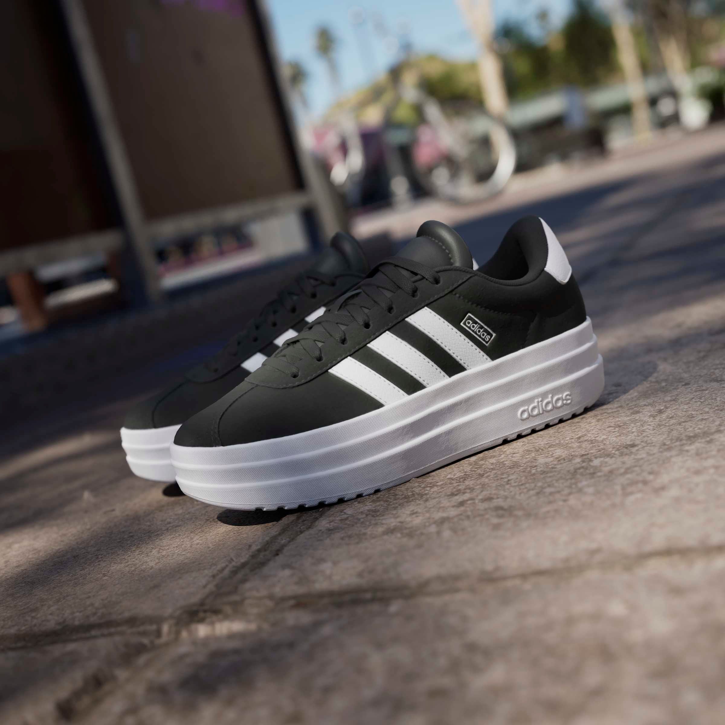 adidas Sportswear Plateausneaker »VL COURT BOLD LIFESTYLE KIDS«, Design auf den Spuren des adidas Gazelle Bold