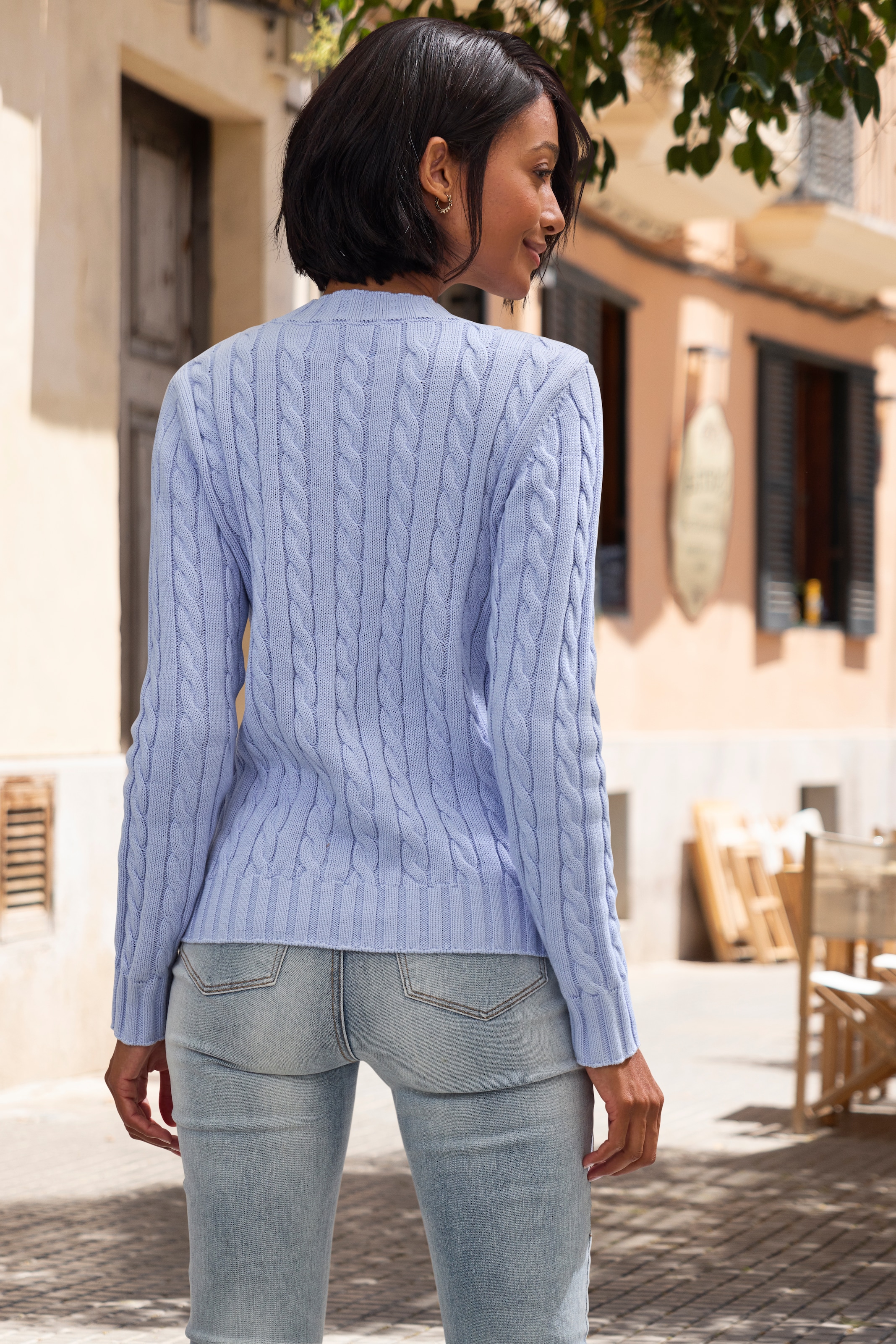 LASCANA Rundhalspullover mit Zopfstrickmuster, gemütlicher Strickpullover, klassisch