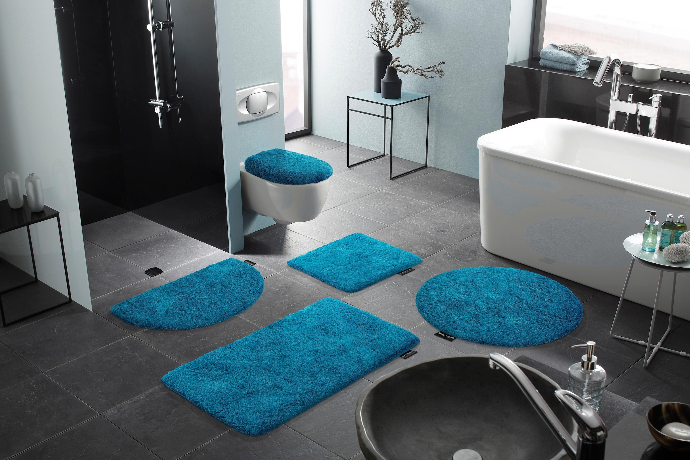 Bruno Banani Badematte »Lana, Badvorleger, Badezimmer Teppich«, rutschhemmend beschichtet, fussbodenheizungsgeeignet-schnell trocknend-strapazierfähig, Badteppich, Badematten, unifarben, auch als 3 teiliges Set & rund