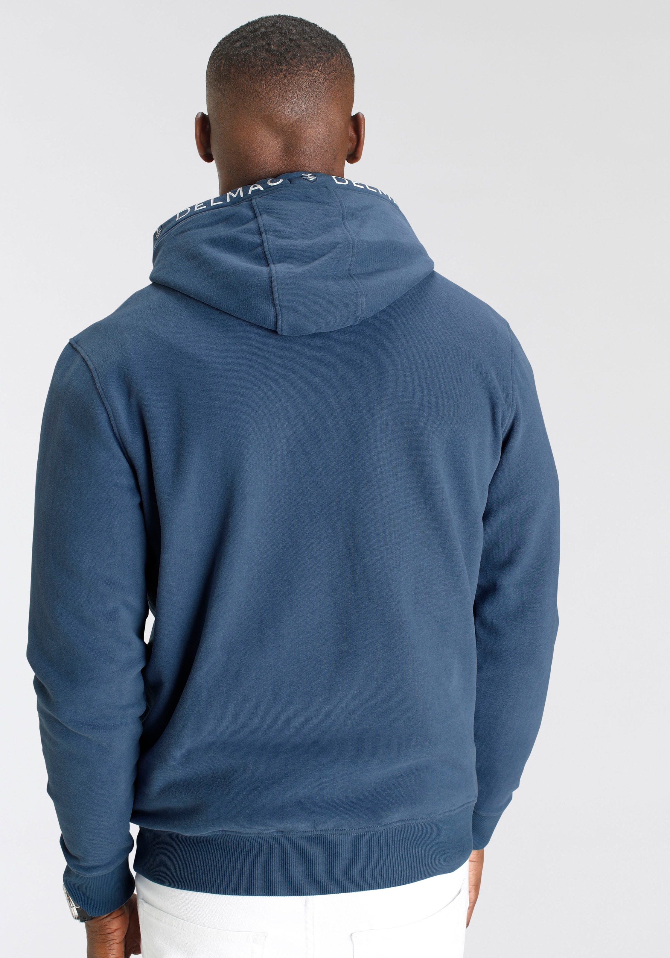 DELMAO Kapuzensweatshirt, Langarm, lockere Passform, mit Print und Stickerei, mit Kapuze