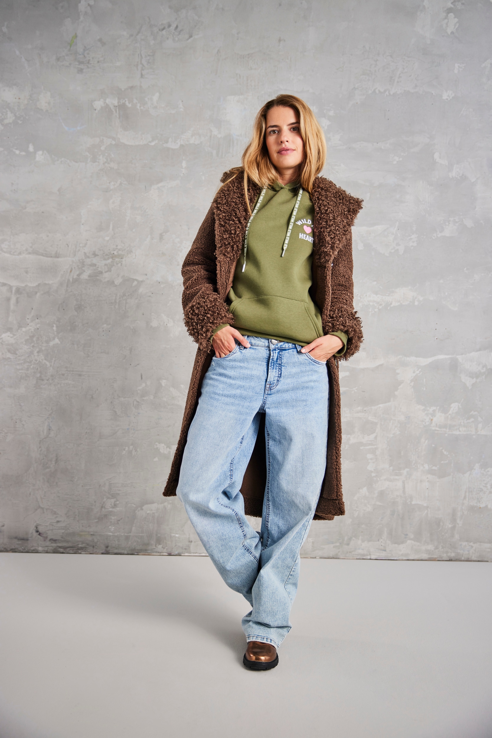 Zwillingsherz Hoodie »"Wild at heart"«, mit Leo Kapuze und Stickerei